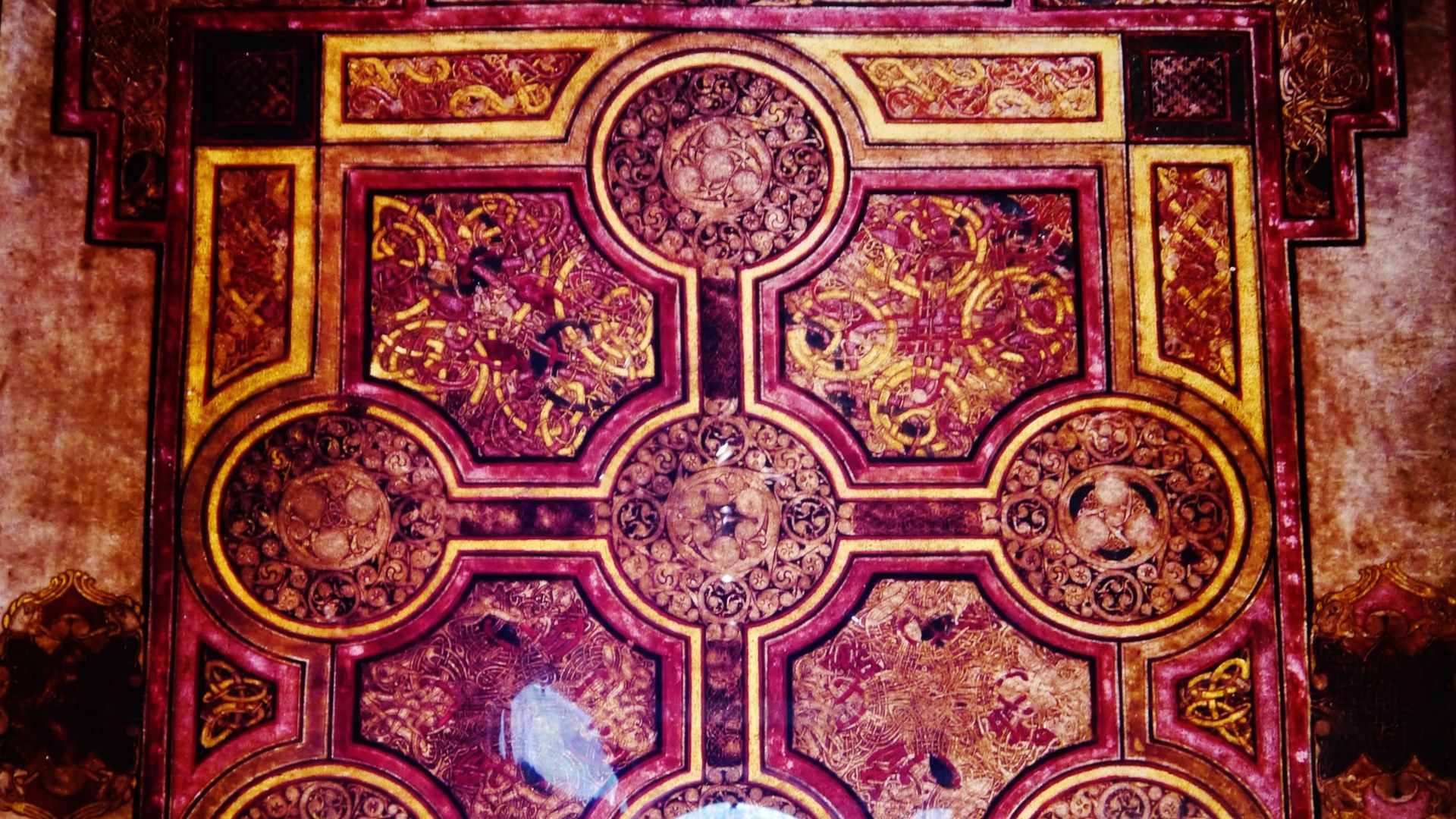 File:Dublin Trinity College Library Book of Kells Exhibition 3.jpg