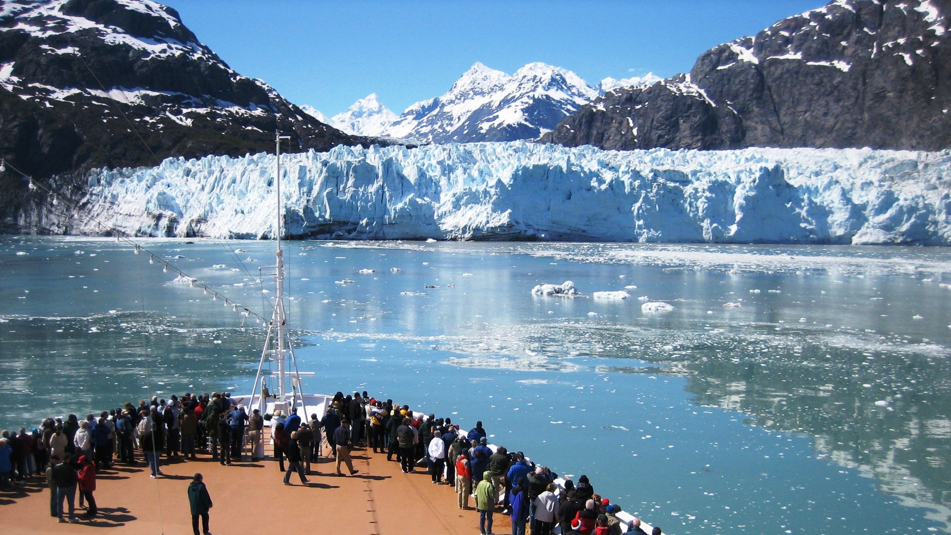 File:GLBA beautiful views from a cruise ship (35353597870).jpg