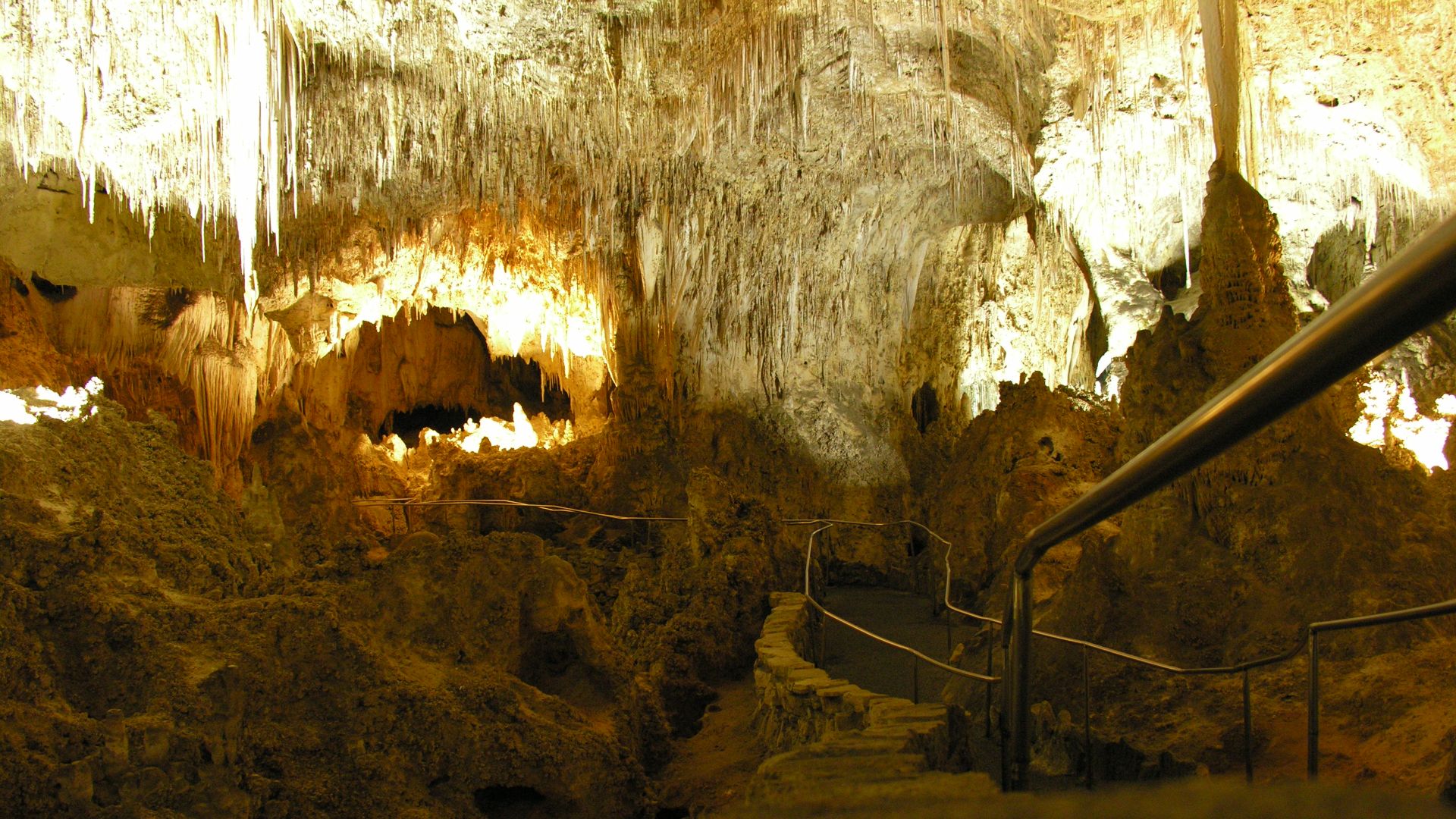 File:Carlsbad Caverns rail pic.JPG