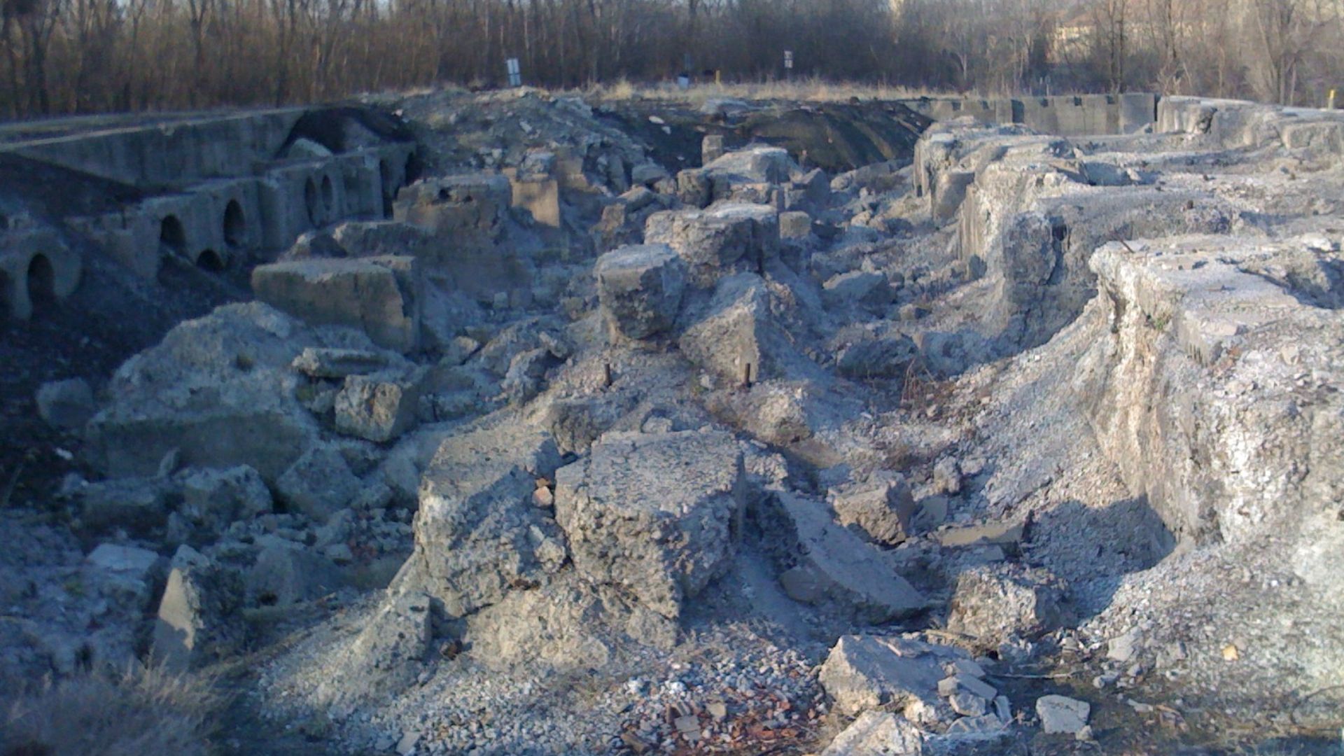 File:Joliet ironworks ruins.jpg