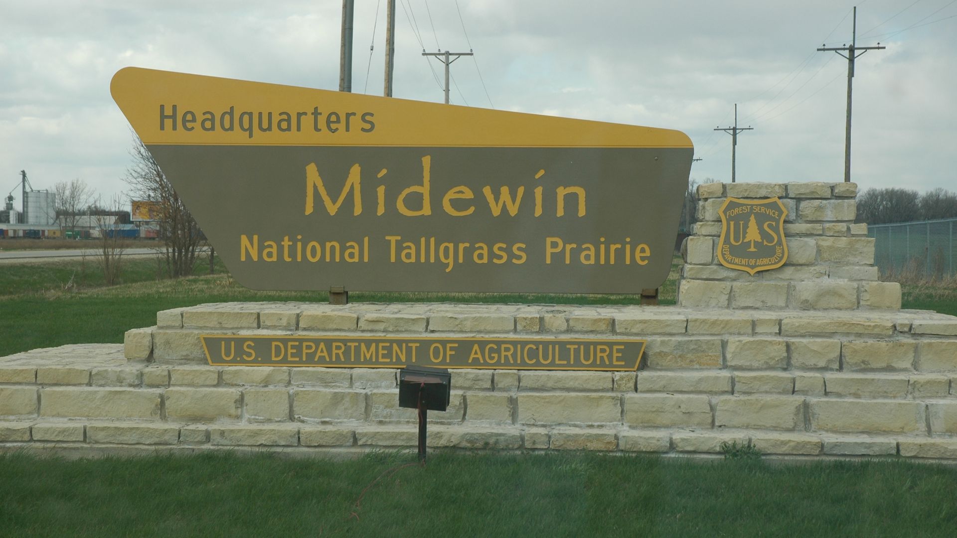 File:Midewin National Tallgrass Prairie Headquarters.jpg