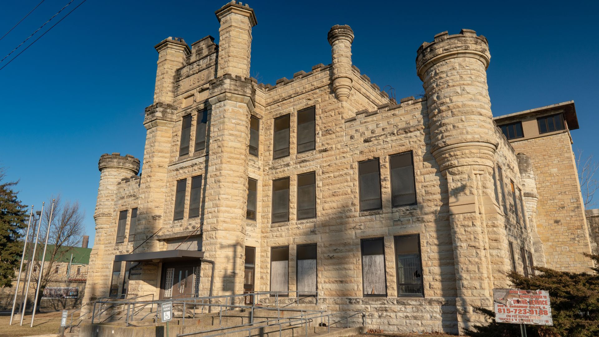 File:A Lovely Old Prison Office Building (49570563228).jpg