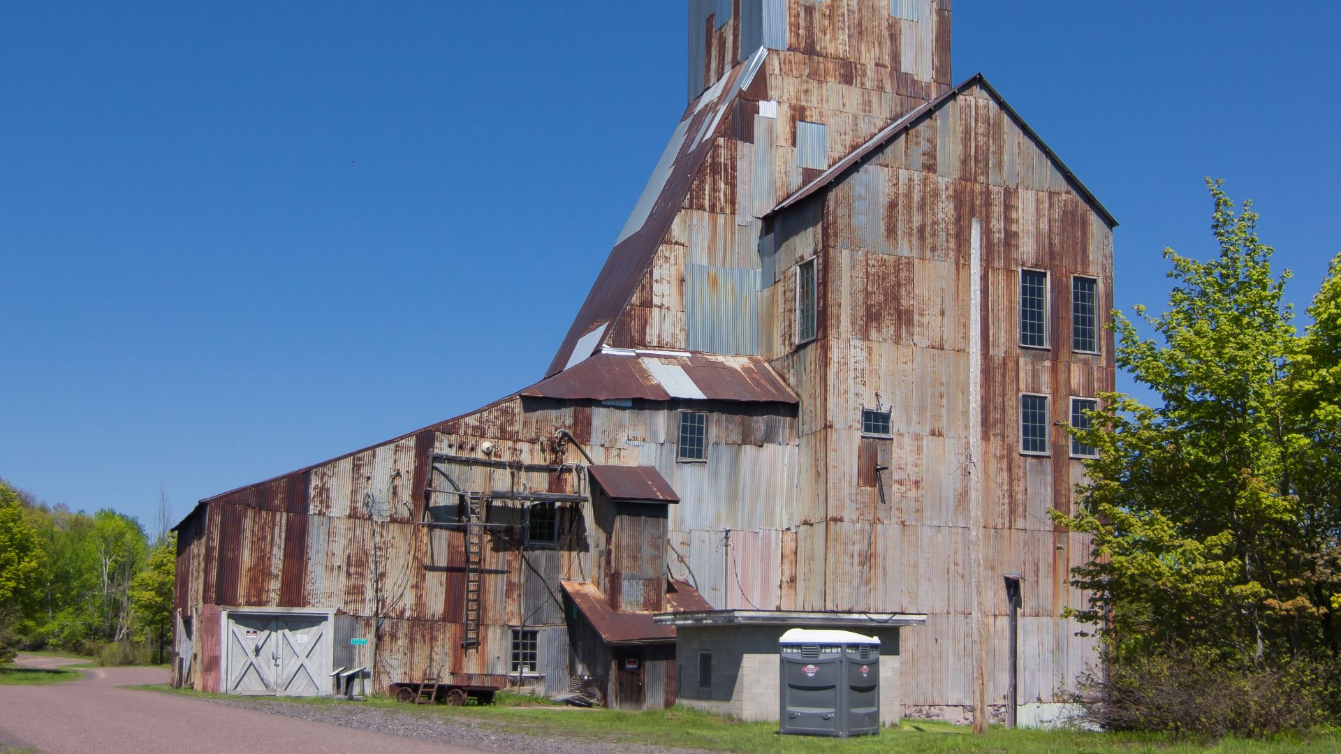 File:Champion Mine Headframe.jpg