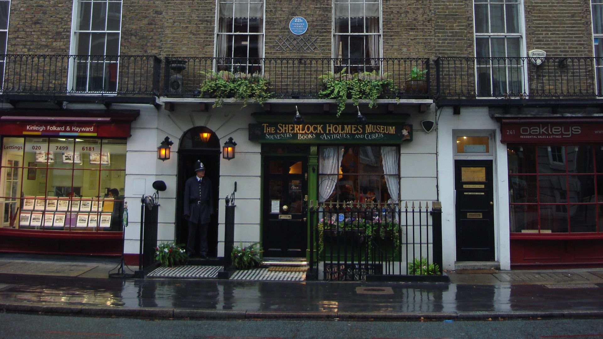 File:Sherlock Holmes Museum london.jpg
