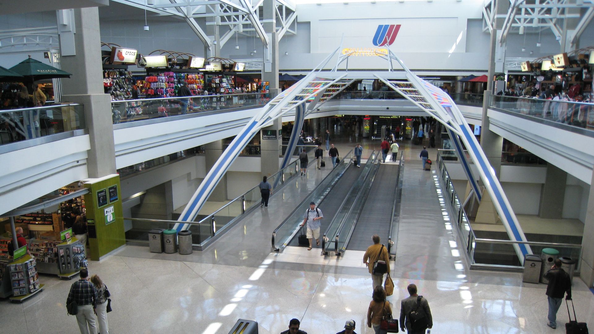 File:Denver International Airport (2410459395).jpg