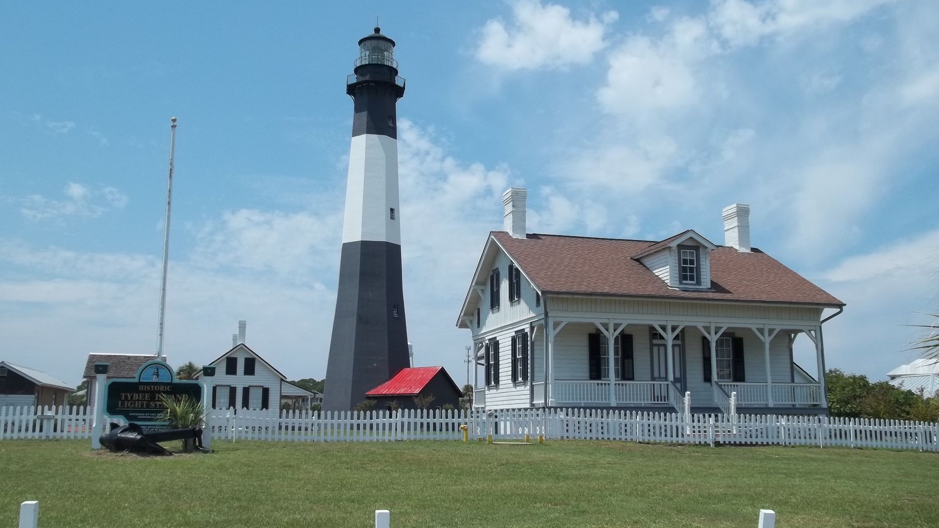 File:GA Tybee Island Fort Screven HD lighthouse02.jpg