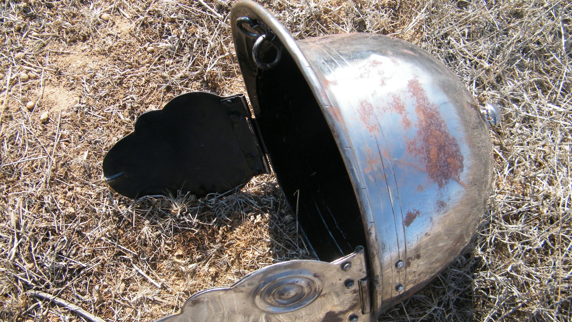 File:Antiguo casco romano (replica).jpg