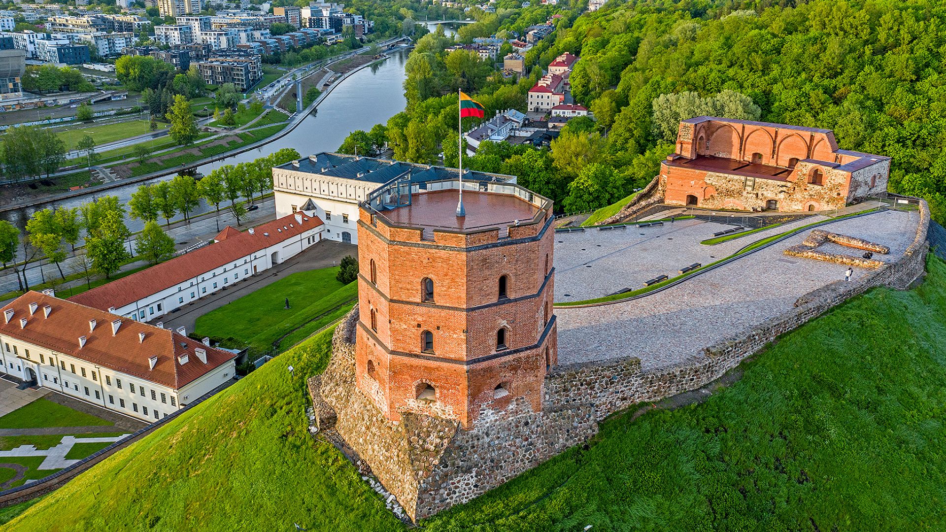 File:Gedimino pilis by Augustas Didzgalvis.jpg