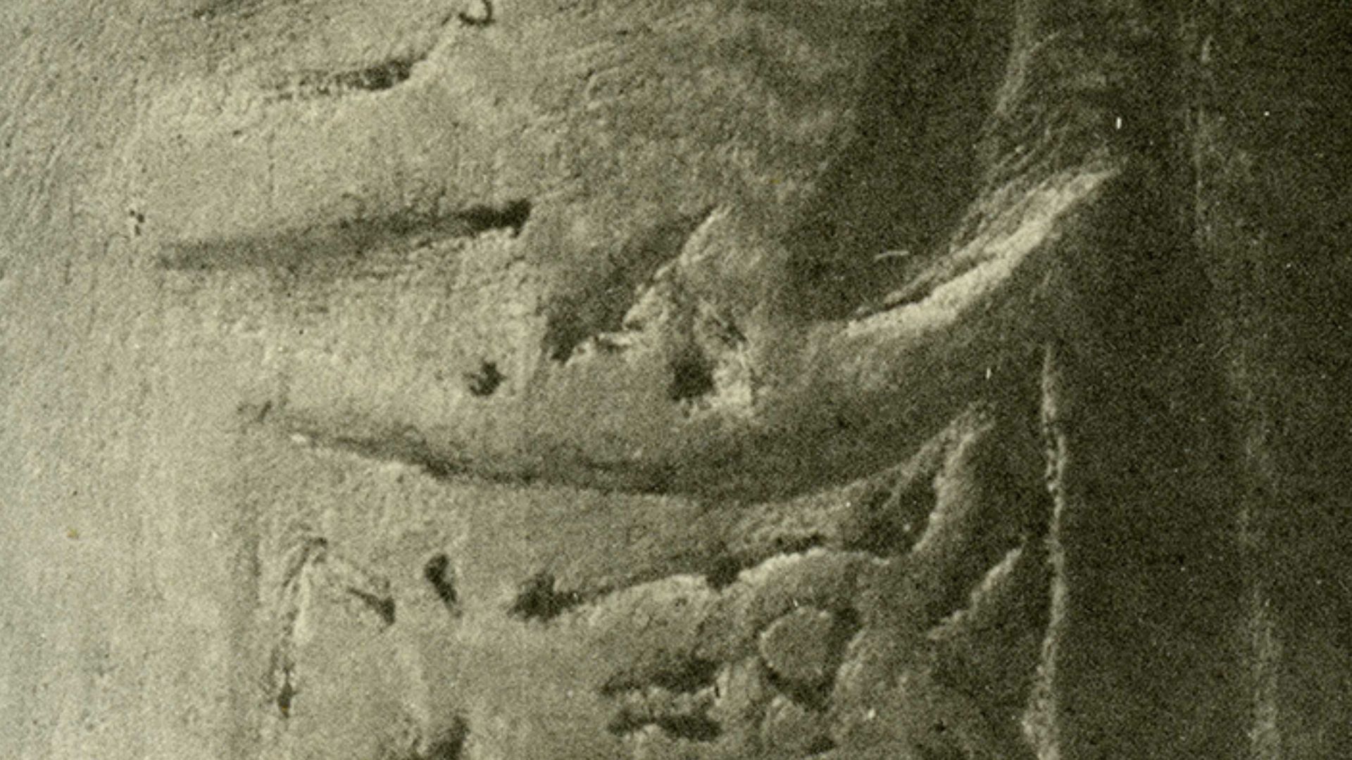 File:Narmer serekh on alabaster jar from Abydos.jpg