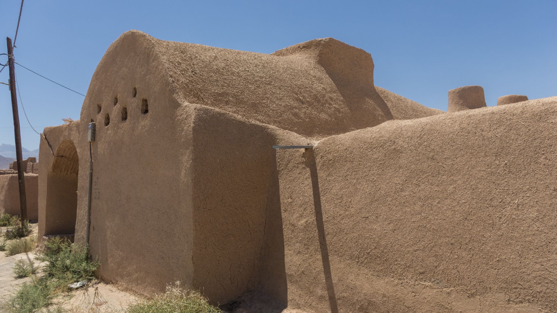 File:Zoroastrian house around Yazd.jpg