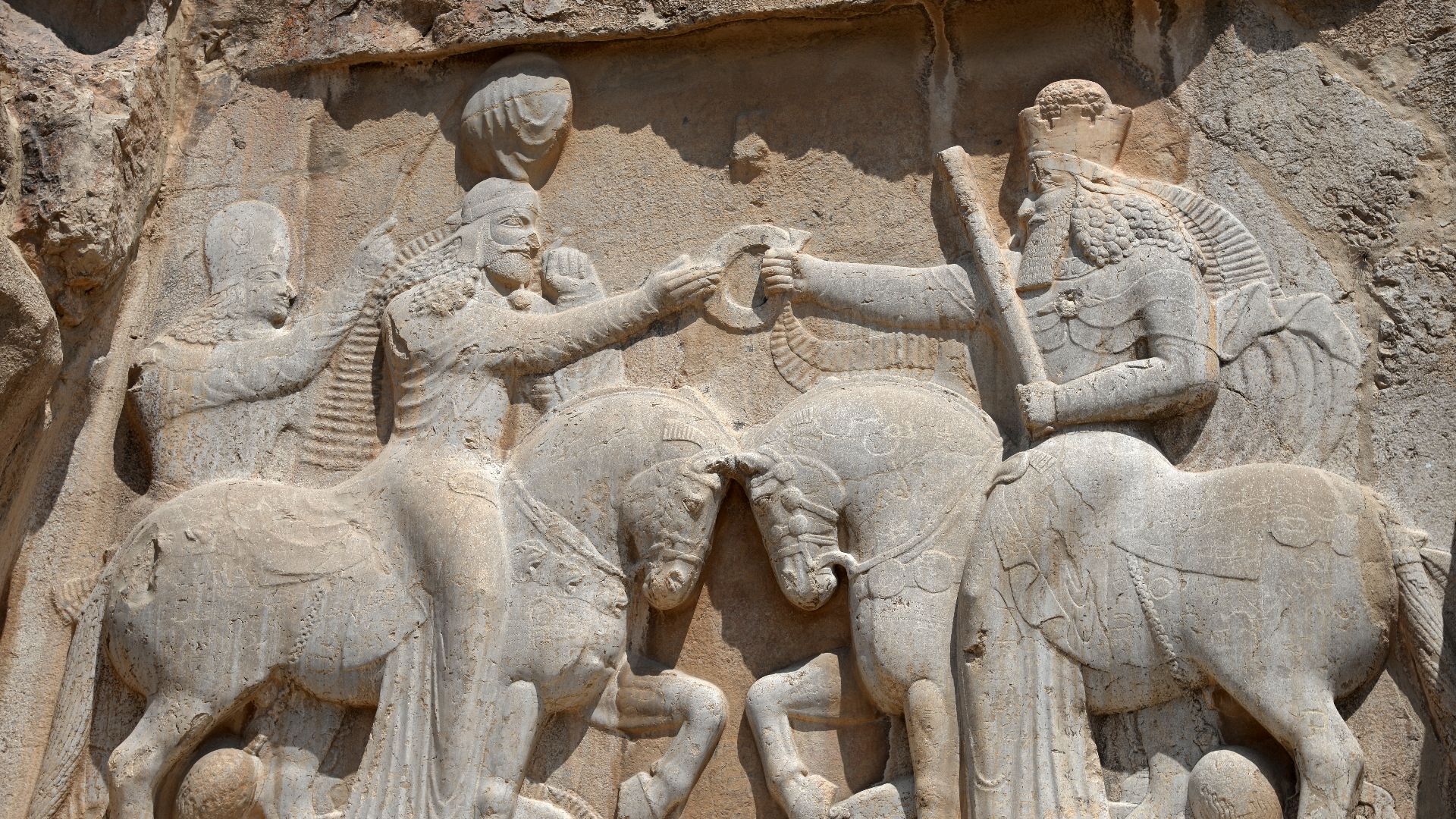 File:Irnp105-Grobowce Naqsh-E Rustam.jpg