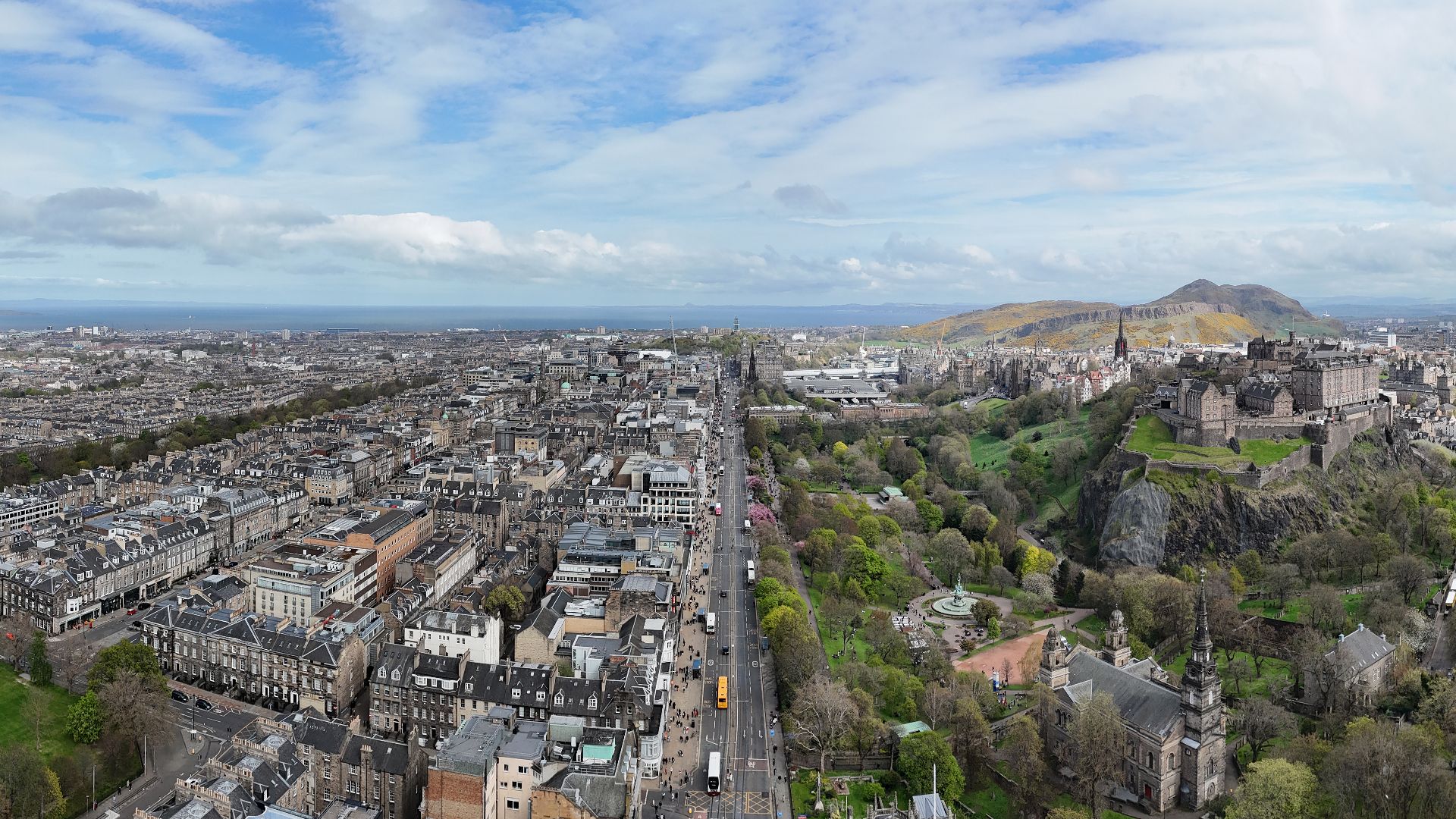 File:Edinburgh cityscapes - aerial - 2025-04-19 20.jpg