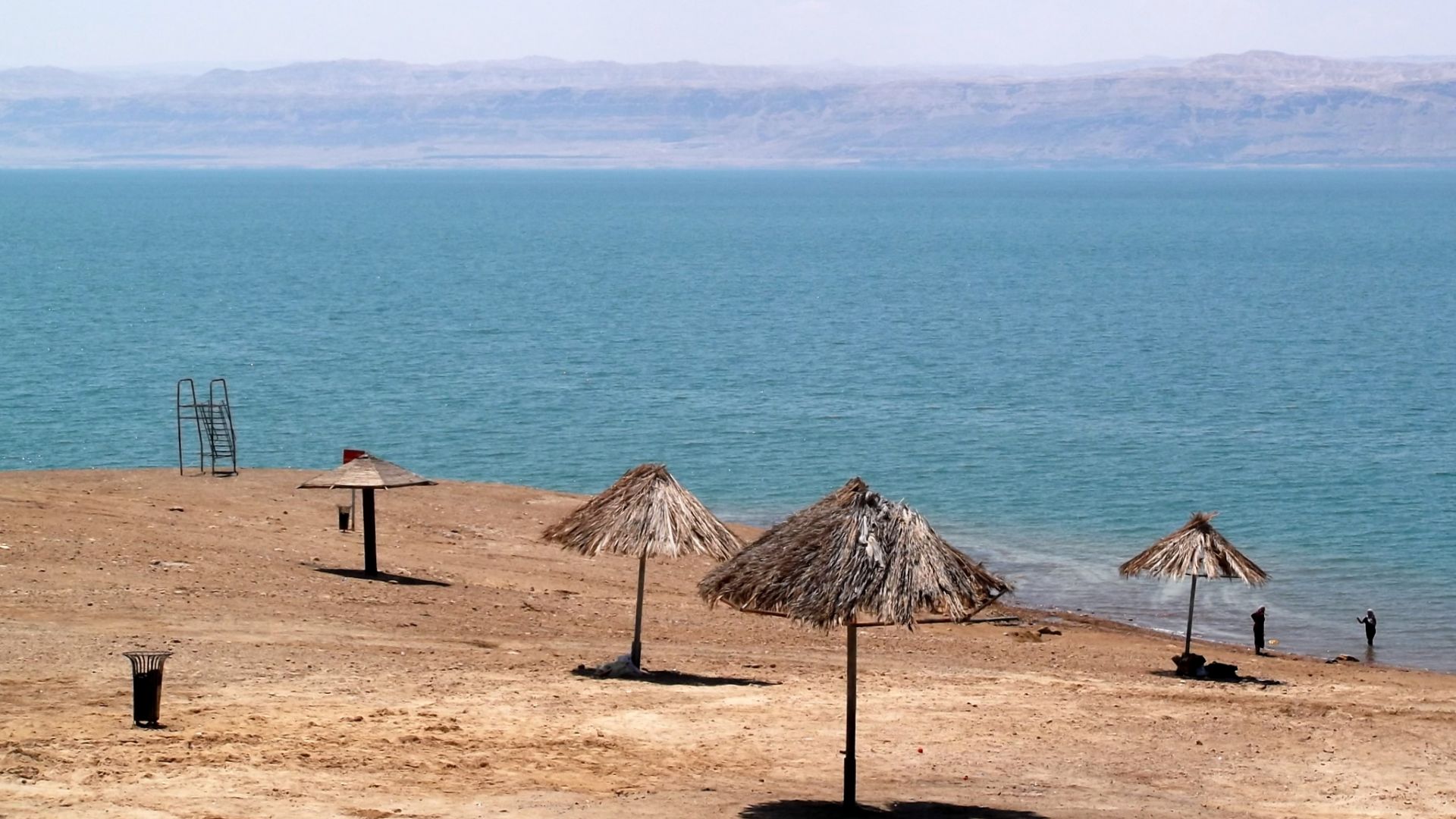 File:Dead Sea beach 00.JPG