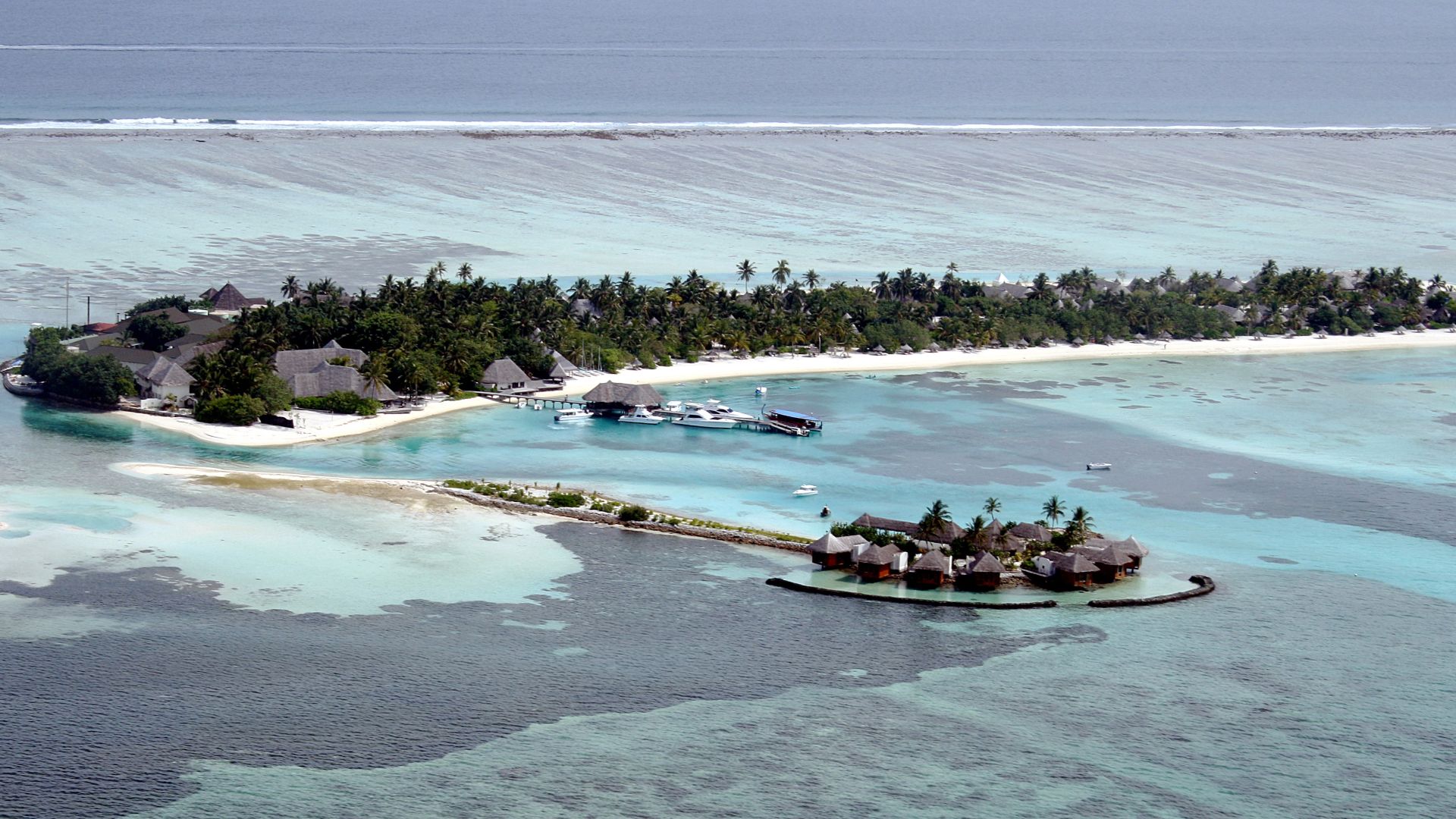 File:Maldives Resort, Indian Ocean.jpg