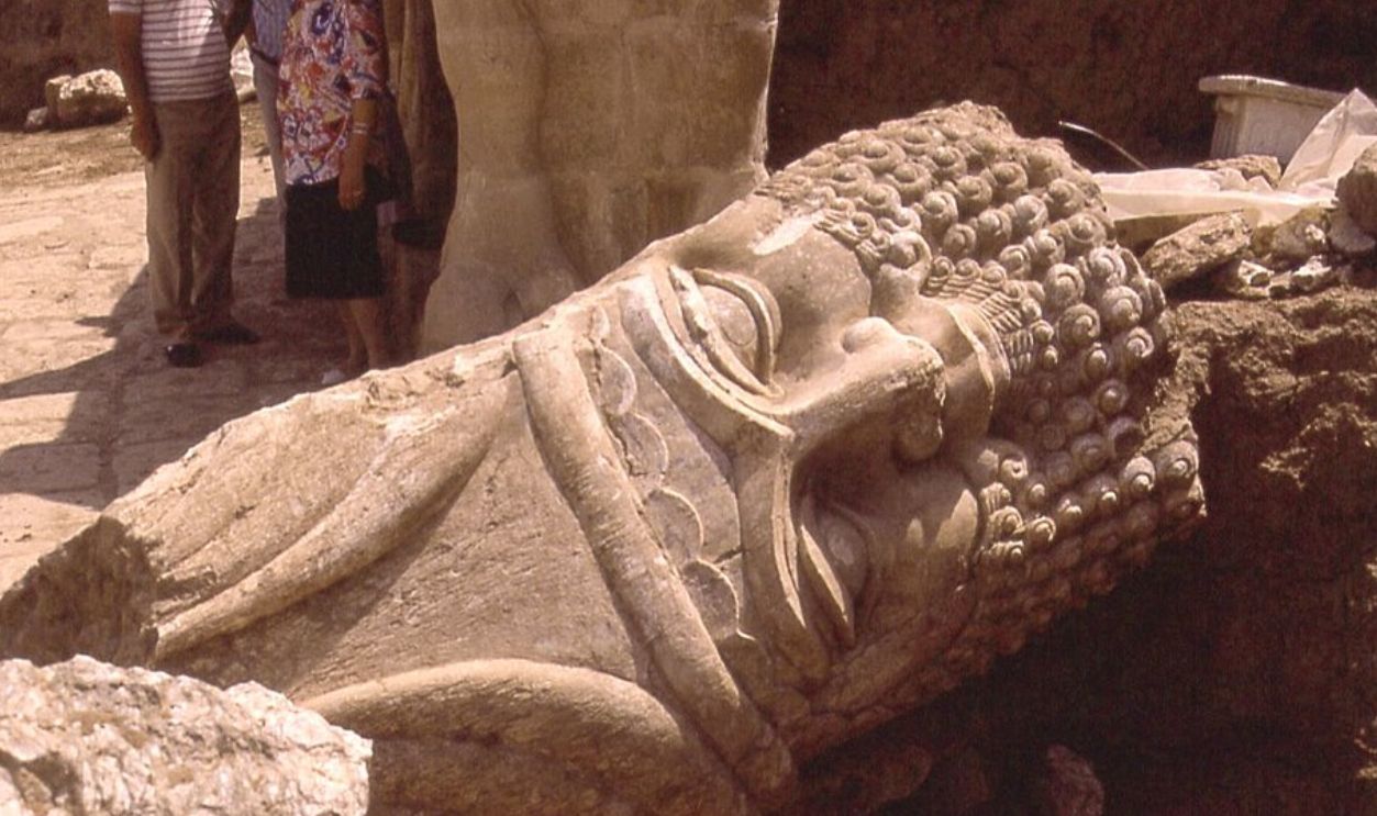 File:Nineveh Nebi Yunus Excavation Bull-Man Head.JPG