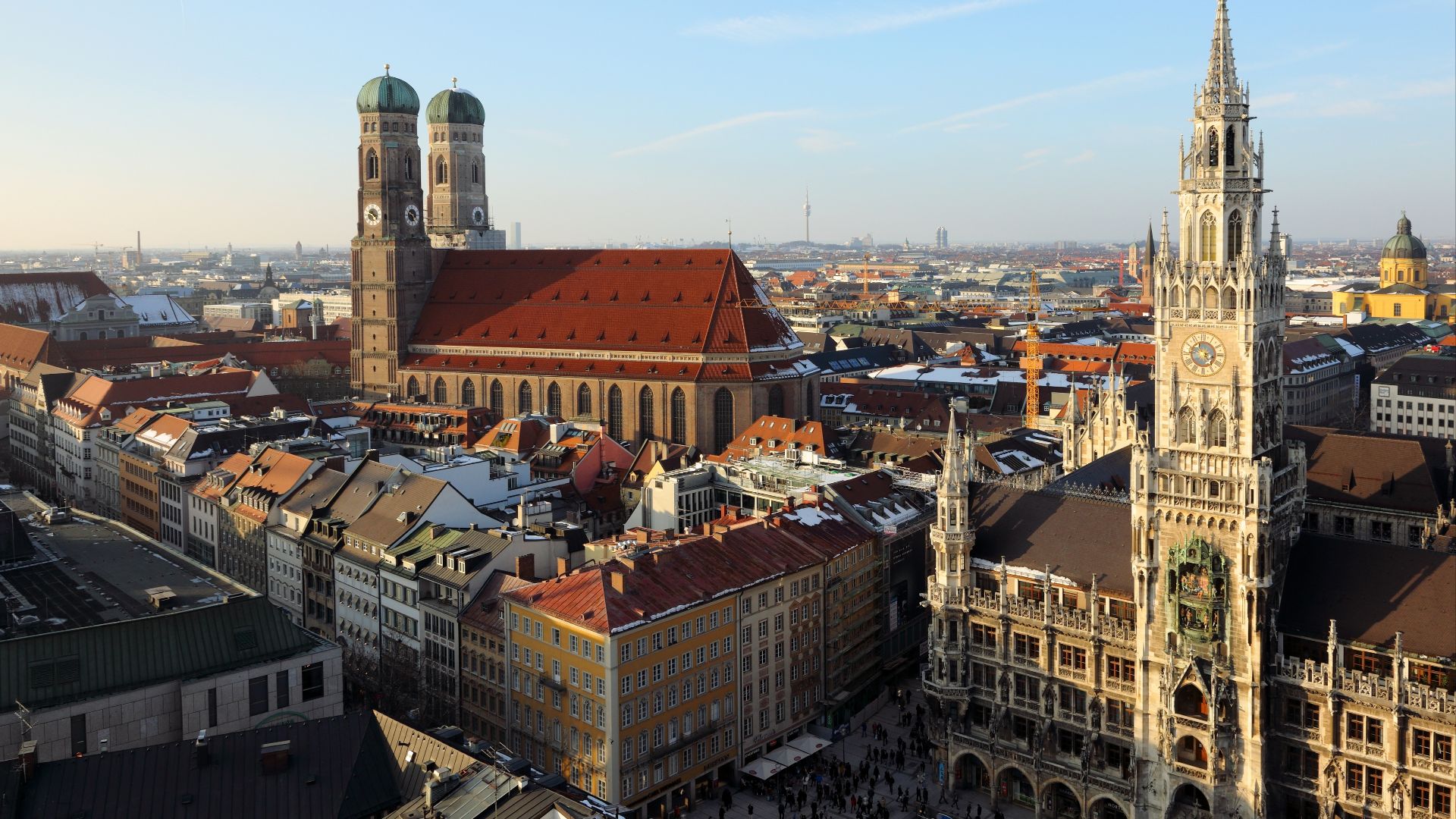 File:Frauenkirche and Neues Rathaus Munich March 2013.JPG