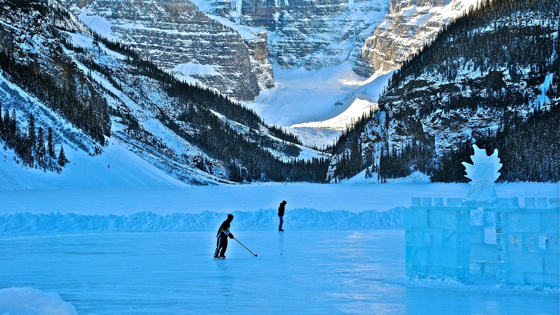 File:A frozen Lake Louise - Banff - panoramio.jpg