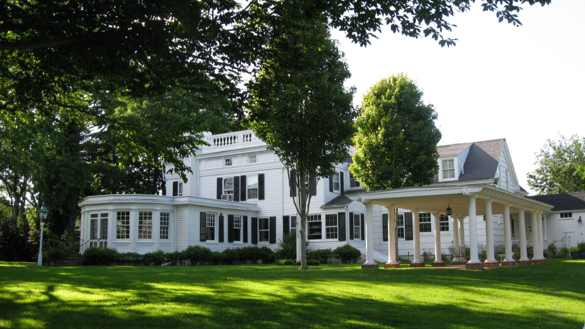 File:Southampton, New York (Village) 070409 364.jpg