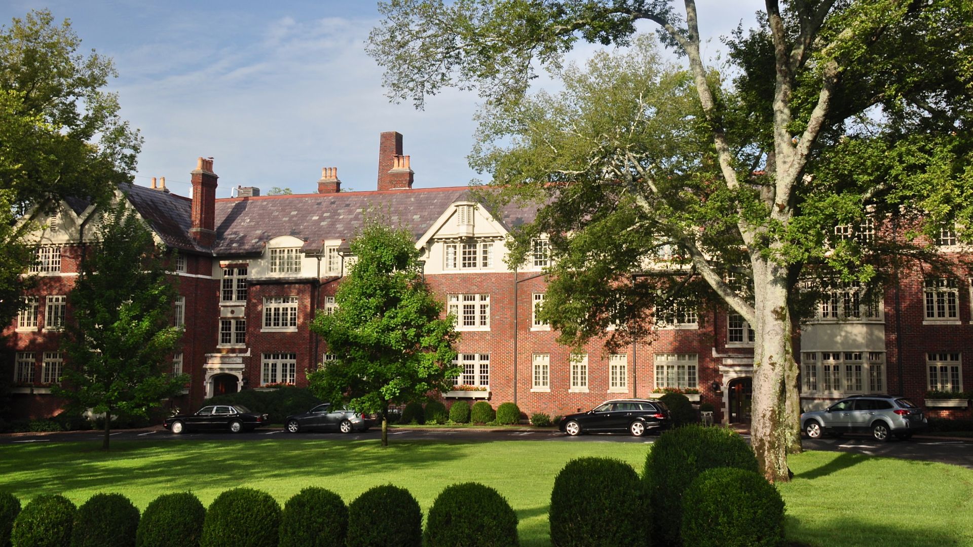 File:Belle Meade Apartments.JPG