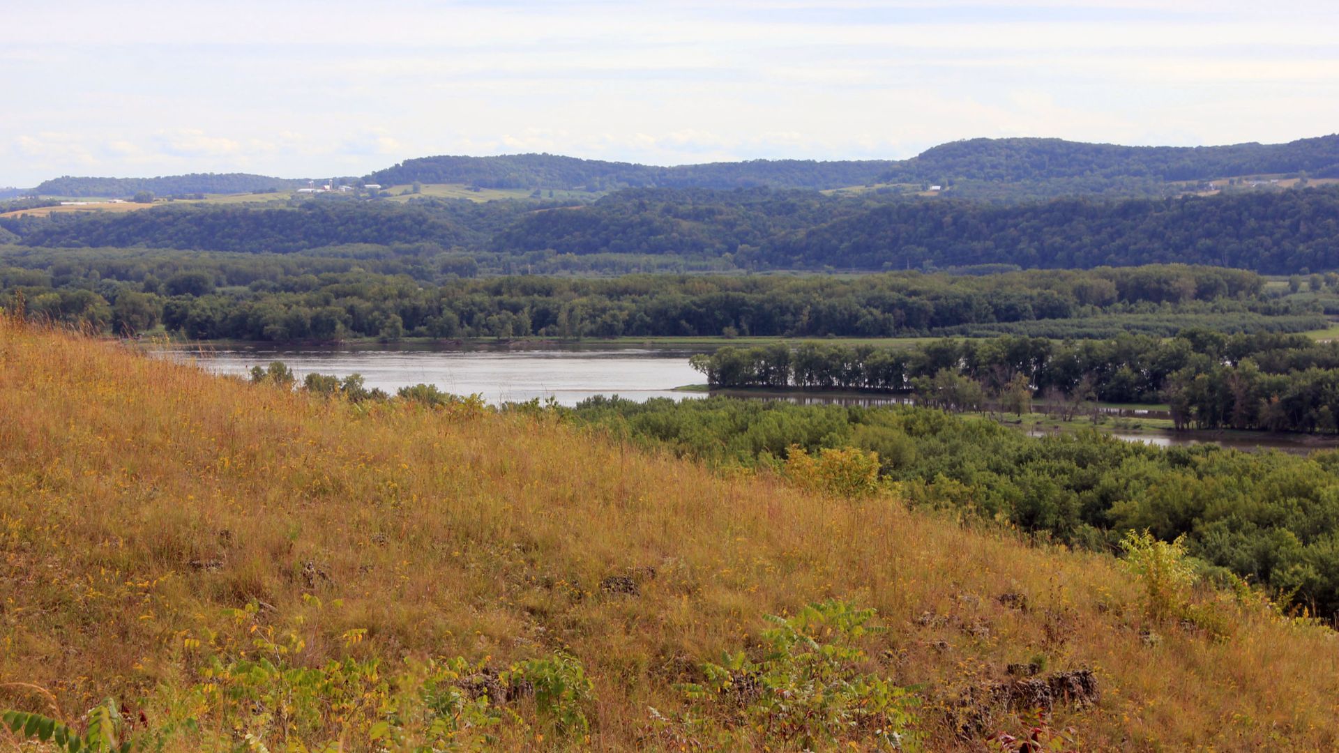 File:Gfp-wisconsin-nelson-dewey-state-park-river-and-hills.jpg