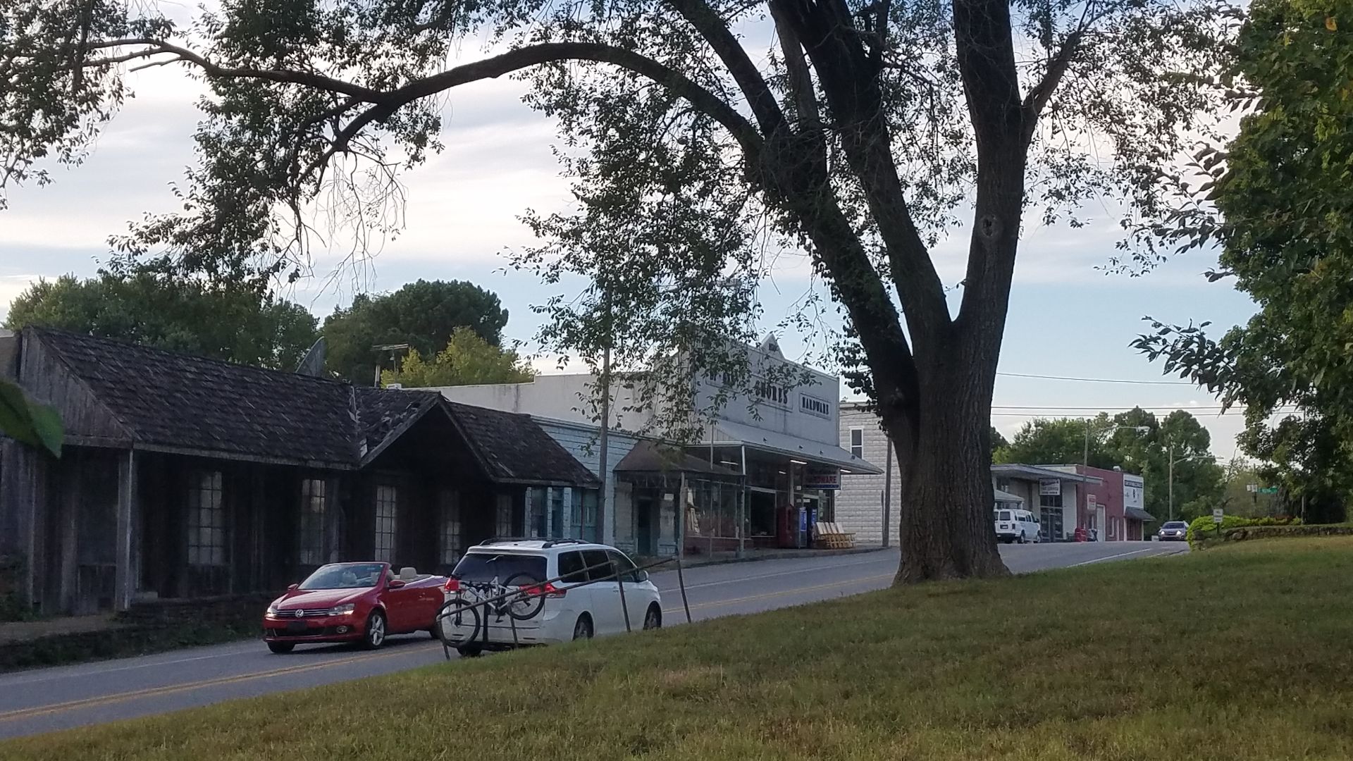 File:Cave Springs.jpg