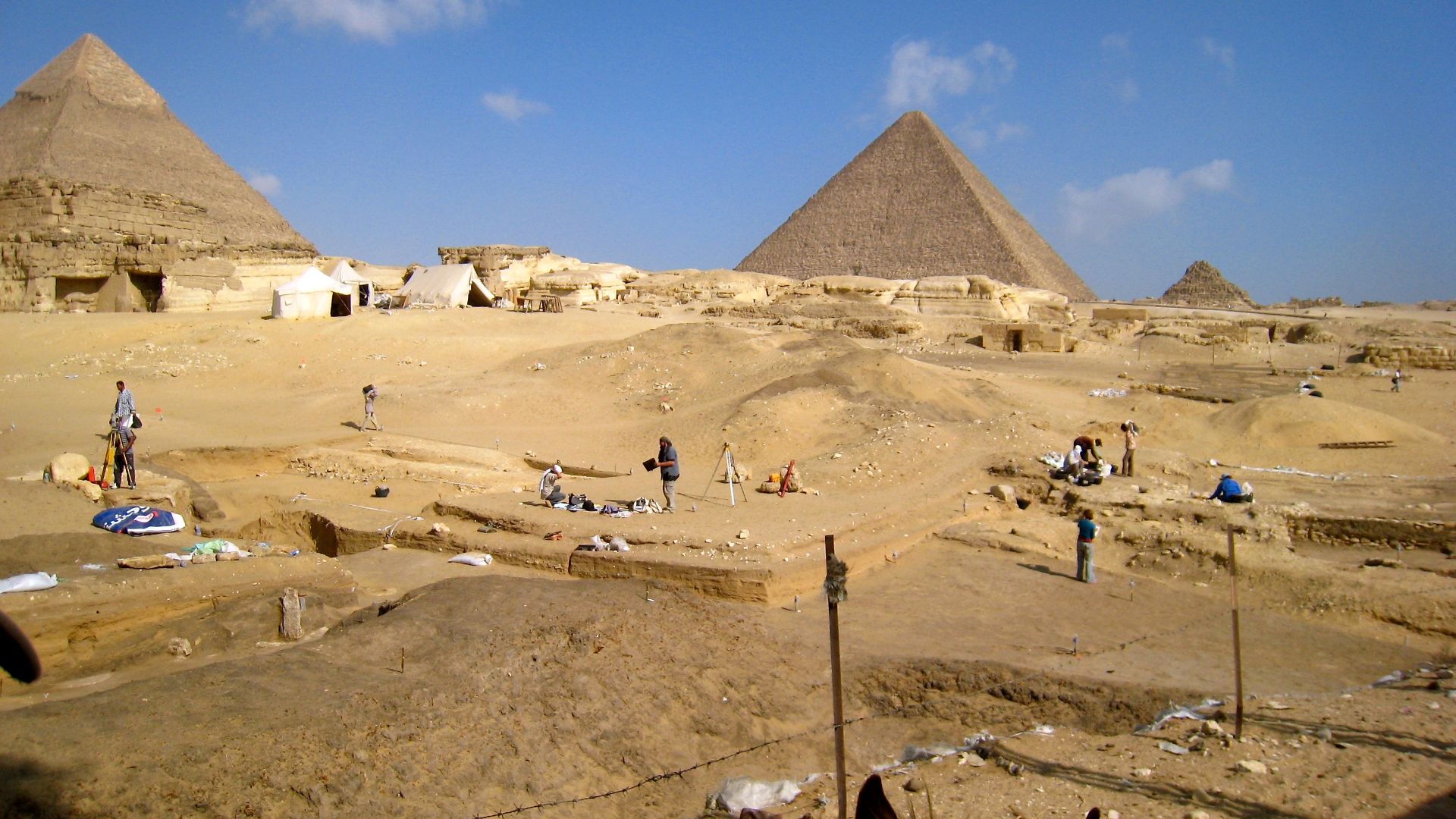 File:Egypt-Archaeologists.jpg
