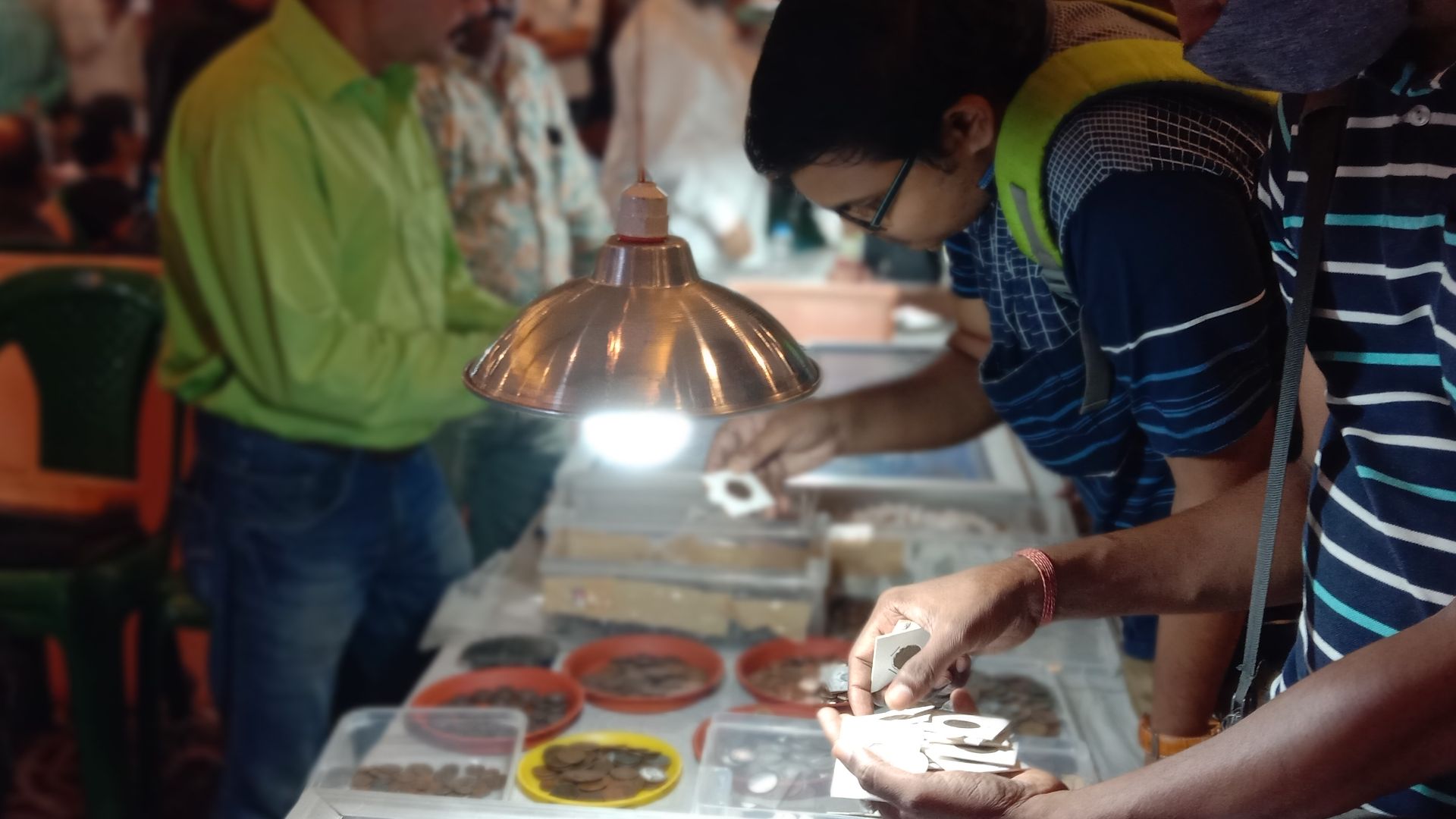 File:Coin collectors and enthusiasts by Yogabrata Chakraborty, 2022.jpg