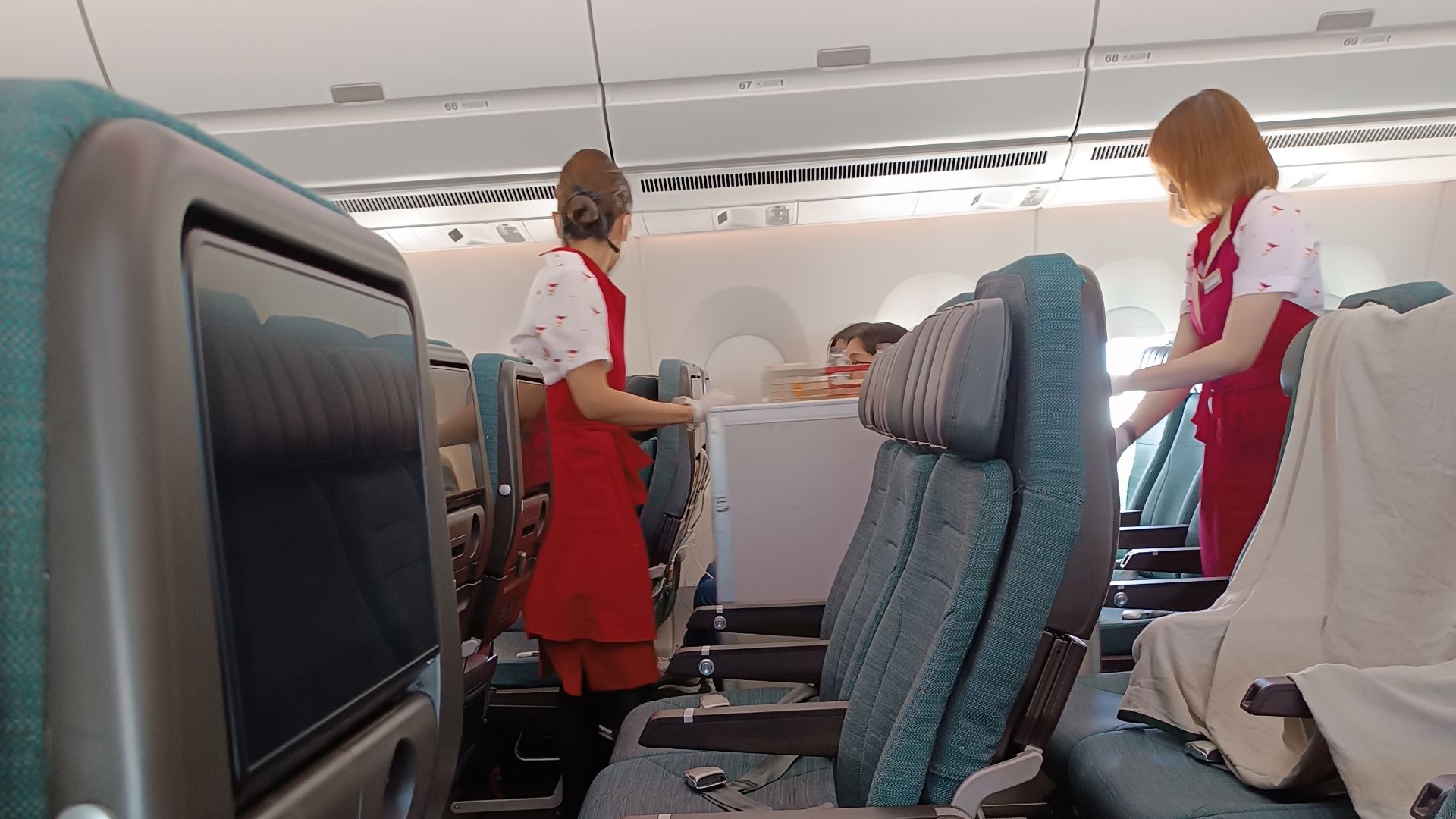 File:HK International Airport 國泰航空 Cathay Pacific 494 CX494 seats n staff March 2024 R12S.jpg