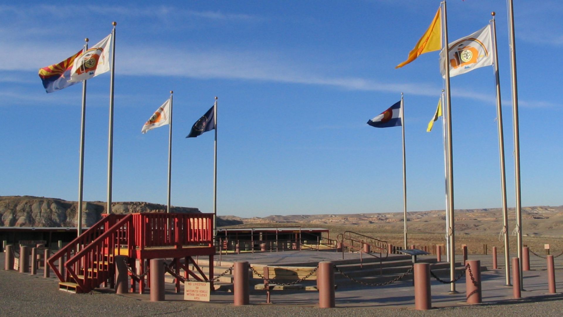 File:Full View of Four Corners Monument (66234026).jpg