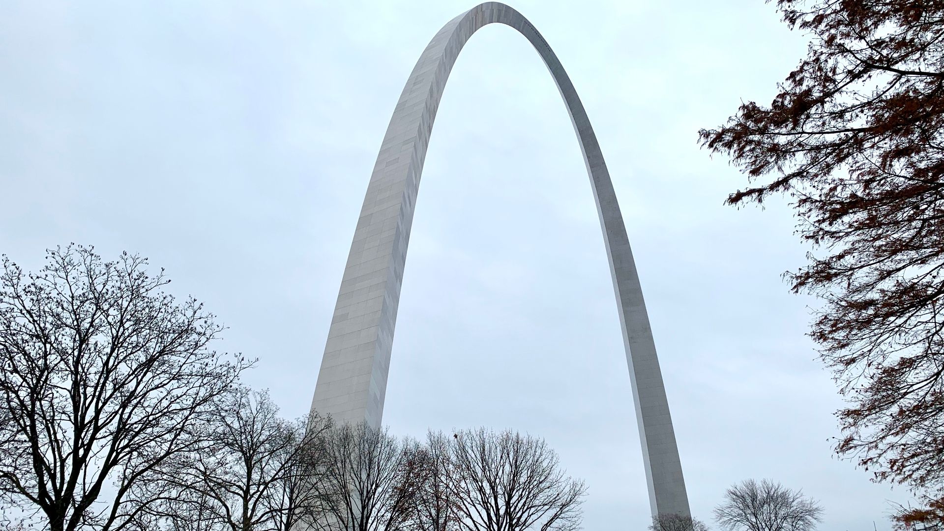 File:Gateway Arch Dennis Sparks 2019.jpg
