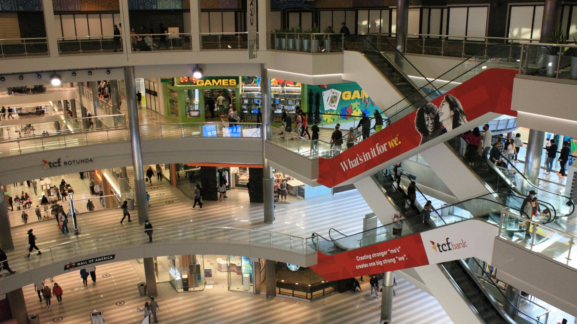 File:Mall of America Floors & Escalators.jpg