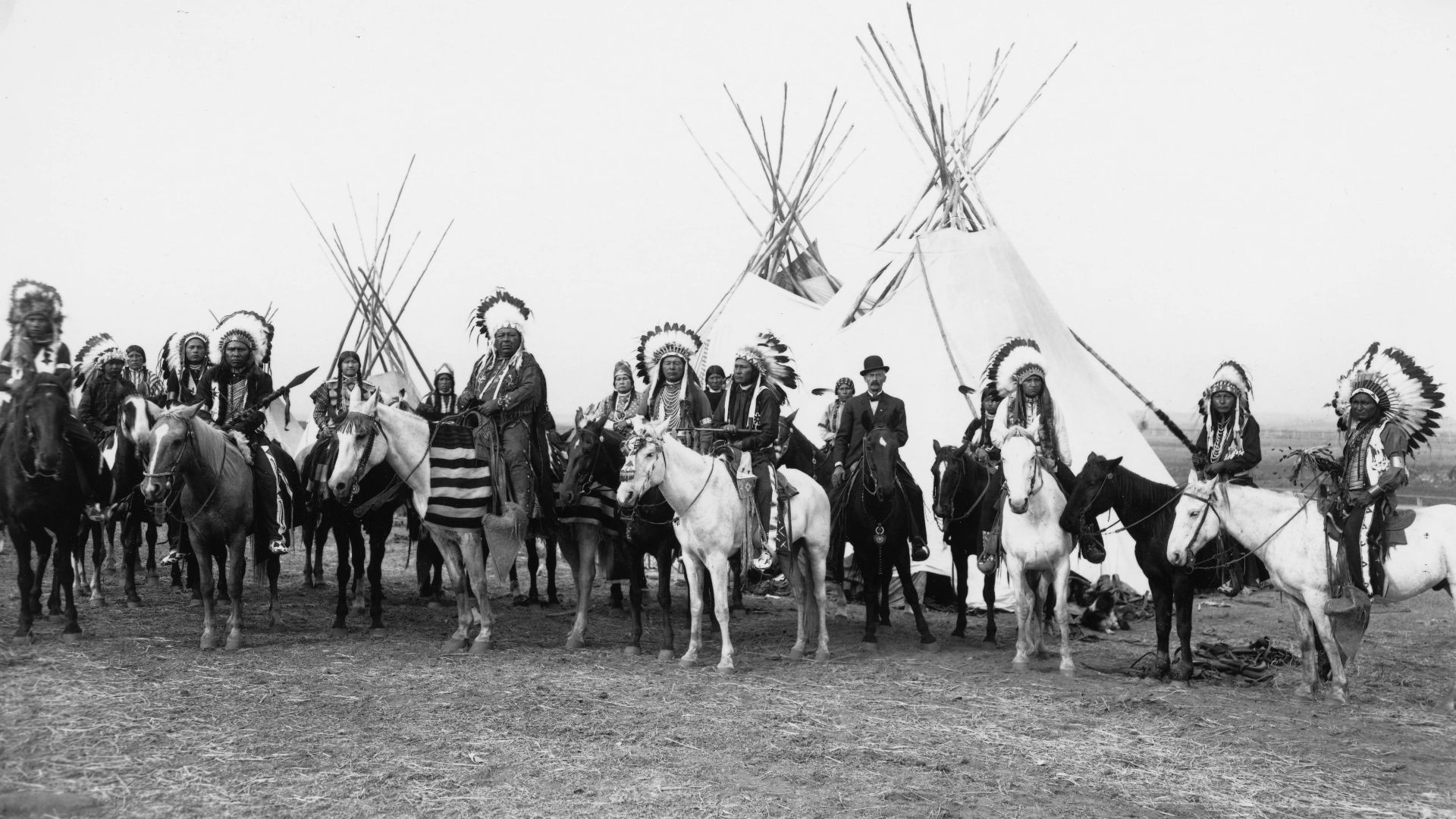 File:Columbia Plateau Native Americans on horses 1908 Benjamin Gifford.jpg