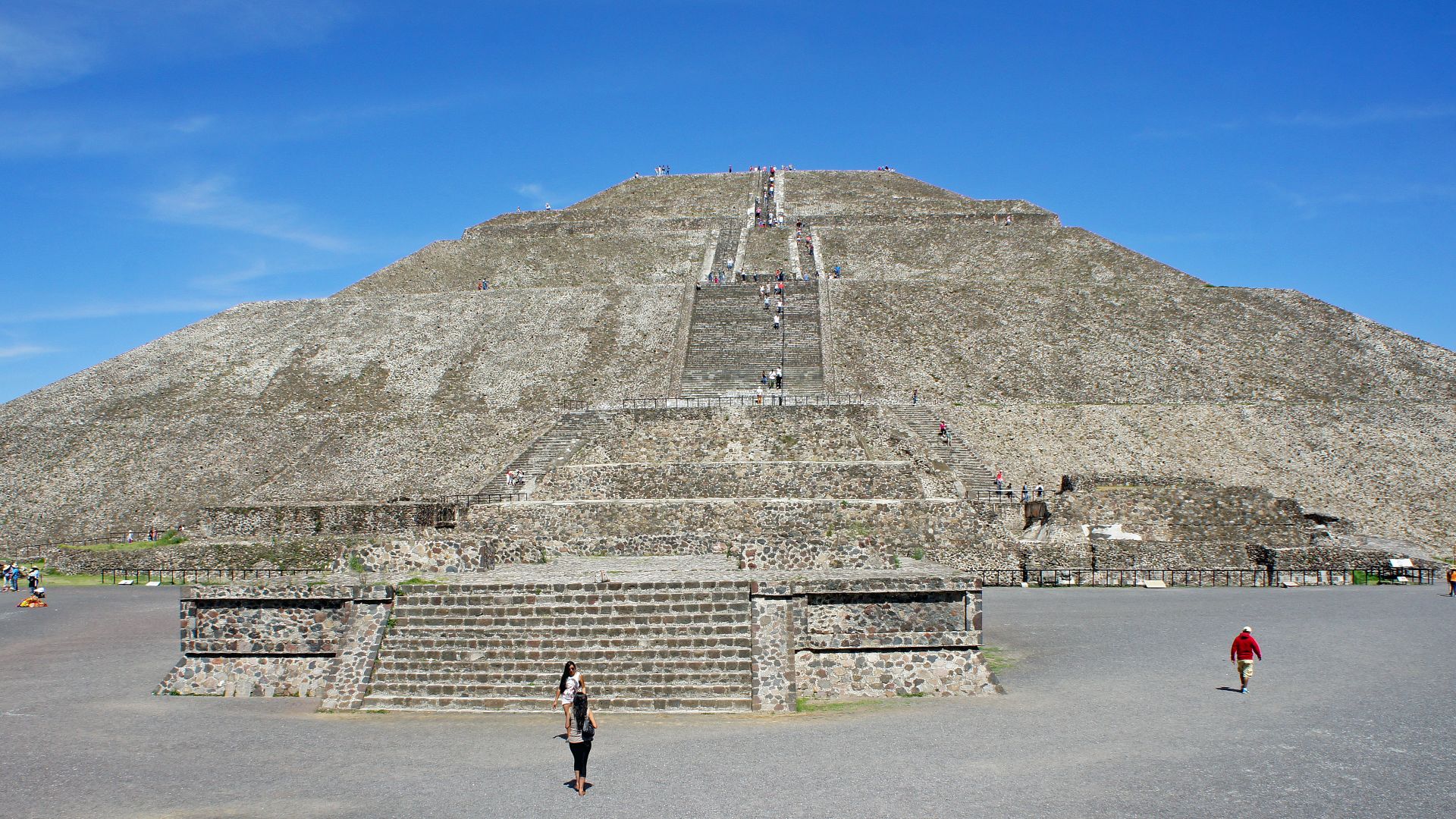 File:Sun Pyramid 05 2015 Teotihuacan 3304.JPG