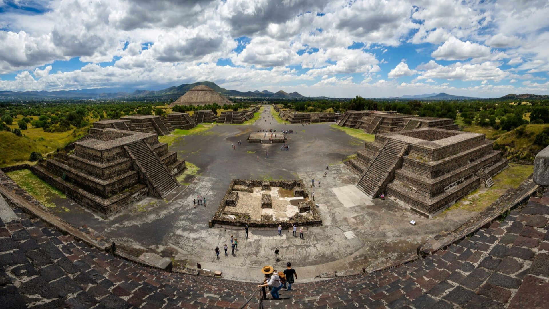File:Panoramic view of Teotihuacan.jpg