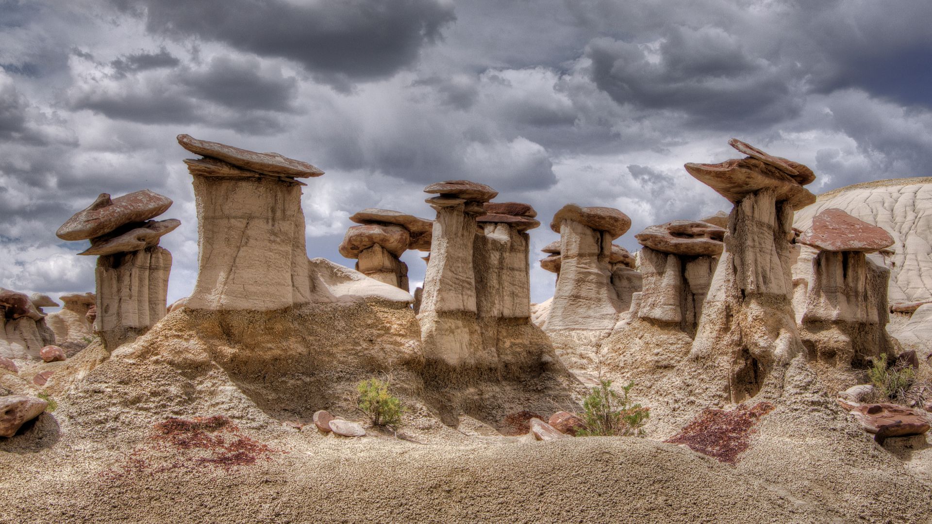 File:Ah-Shi-Sle-Pah WSA, NM.jpg