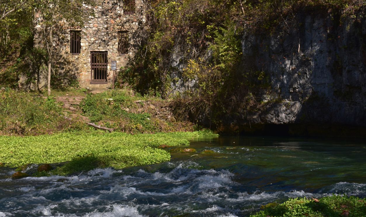 Missouri: Welch Spring Hospital Ruins