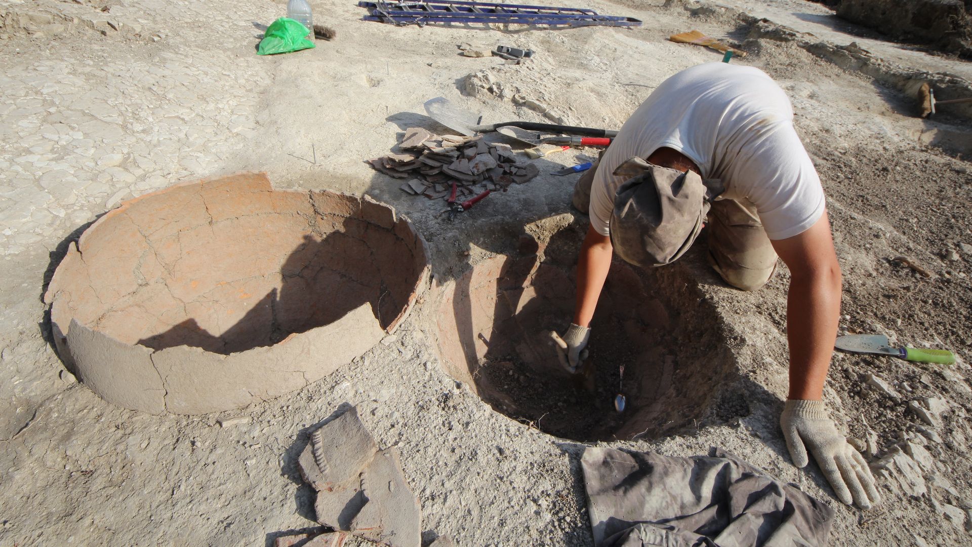 File:Archaeological field work.jpg