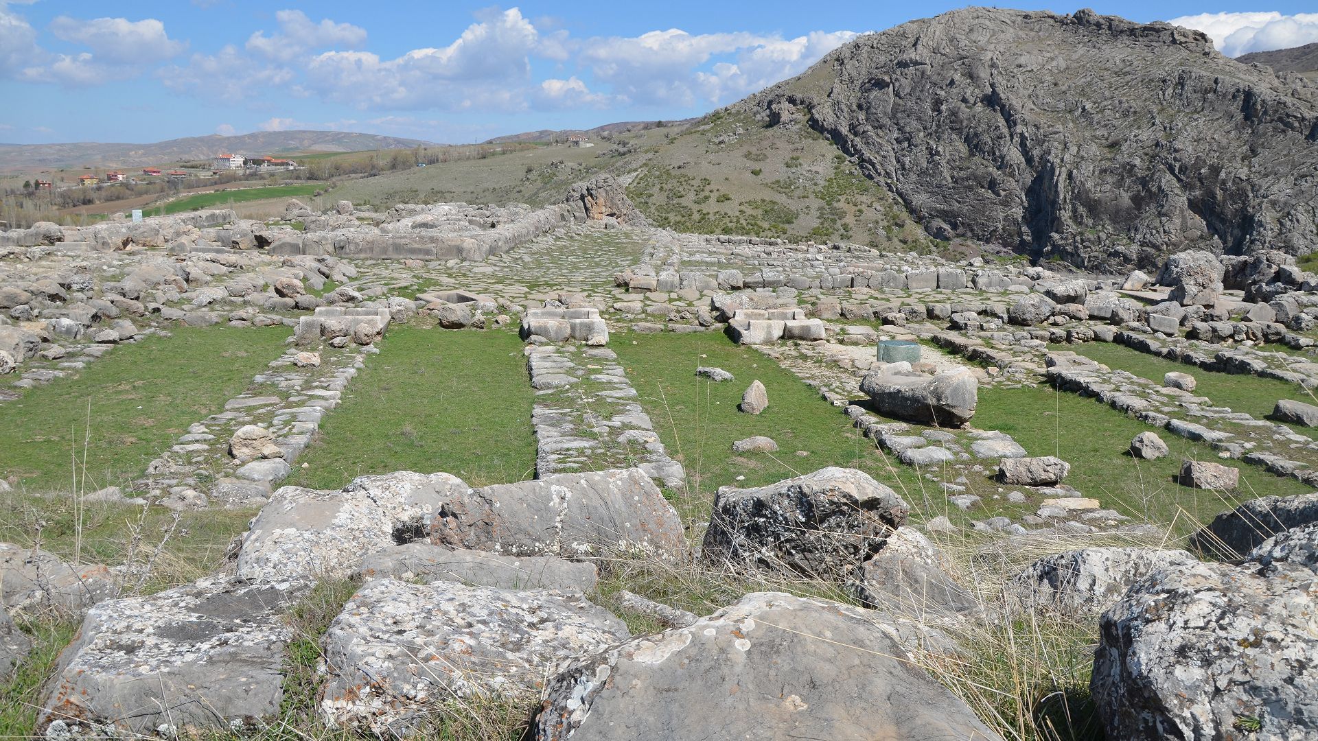 File:Hattusa, capital of the Hittite Empire 04.jpg