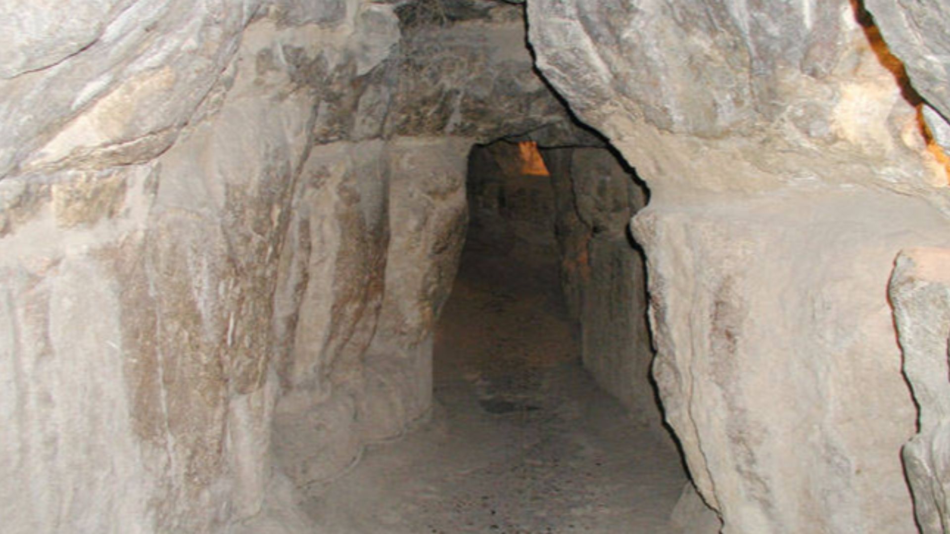 File:Al-mamoun-tunnel.jpg