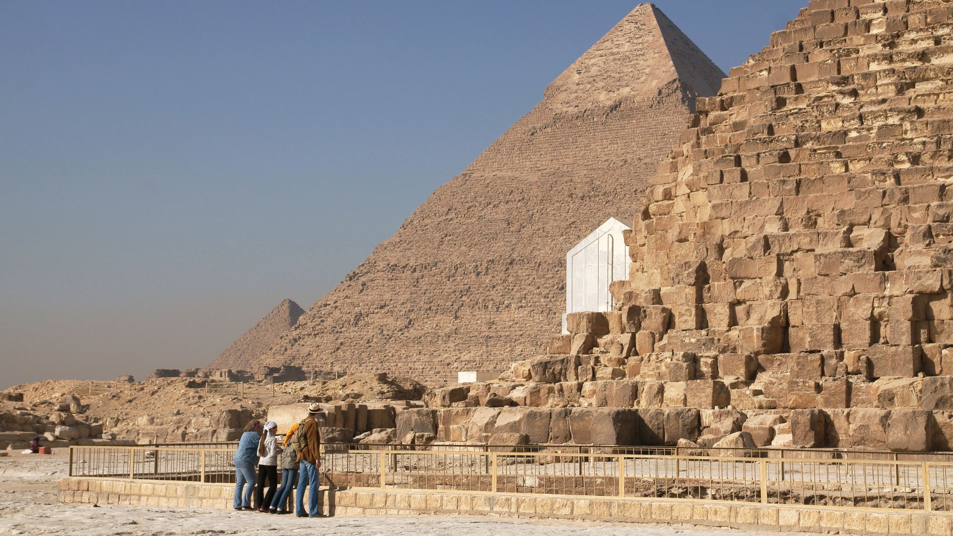 File:Pyramids of Giza and boat pit.jpg