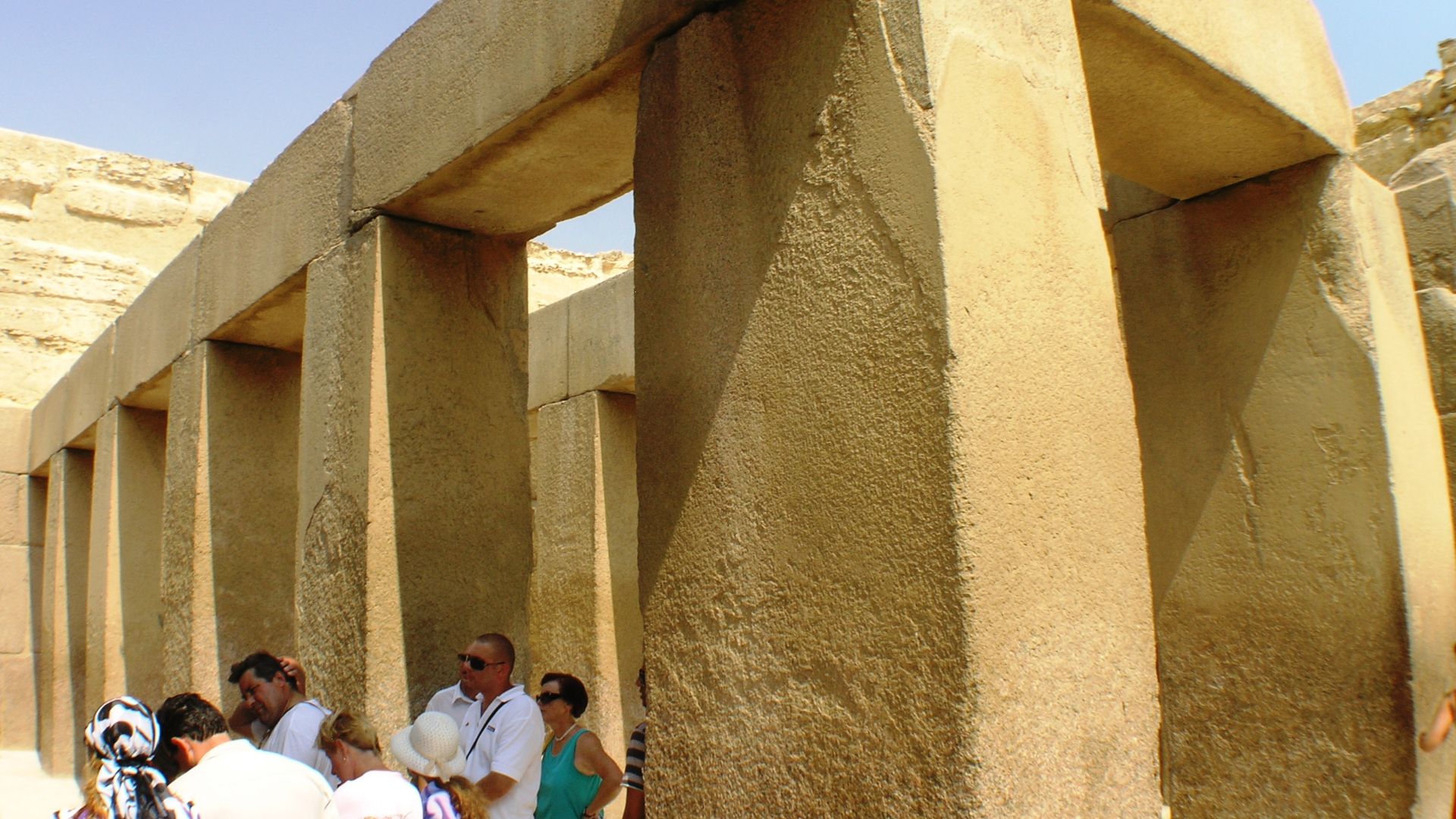 File:Giza Plateau - Great Sphinx - inside temple.JPG