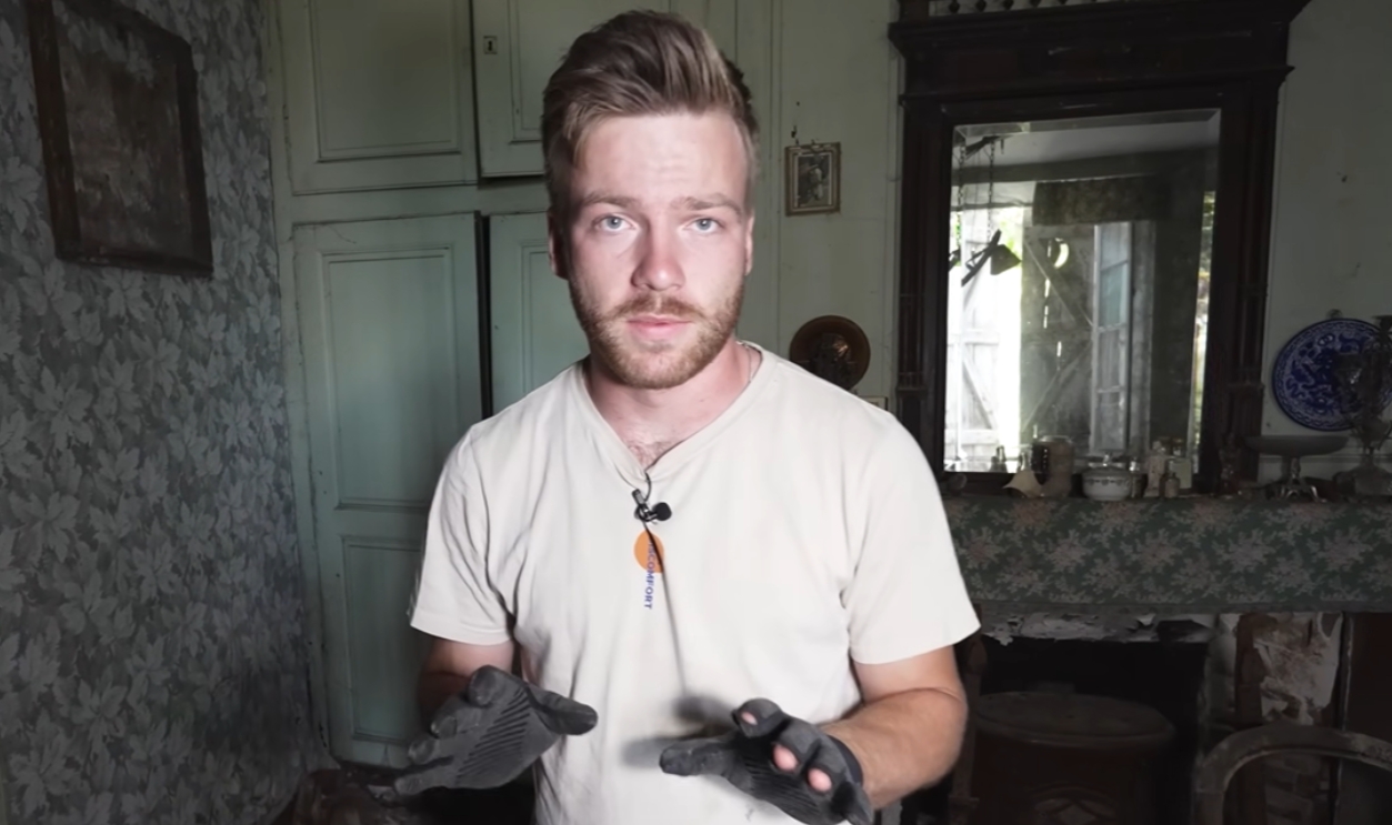 1700S Castle - Intro