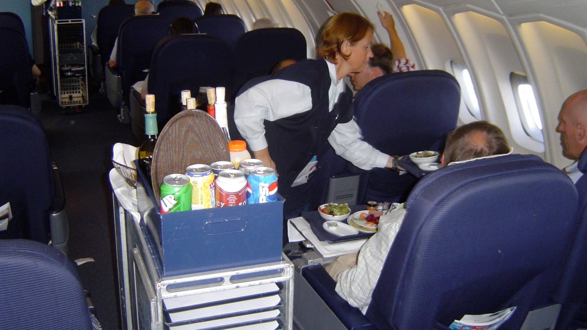 File:Inflight service.jpg