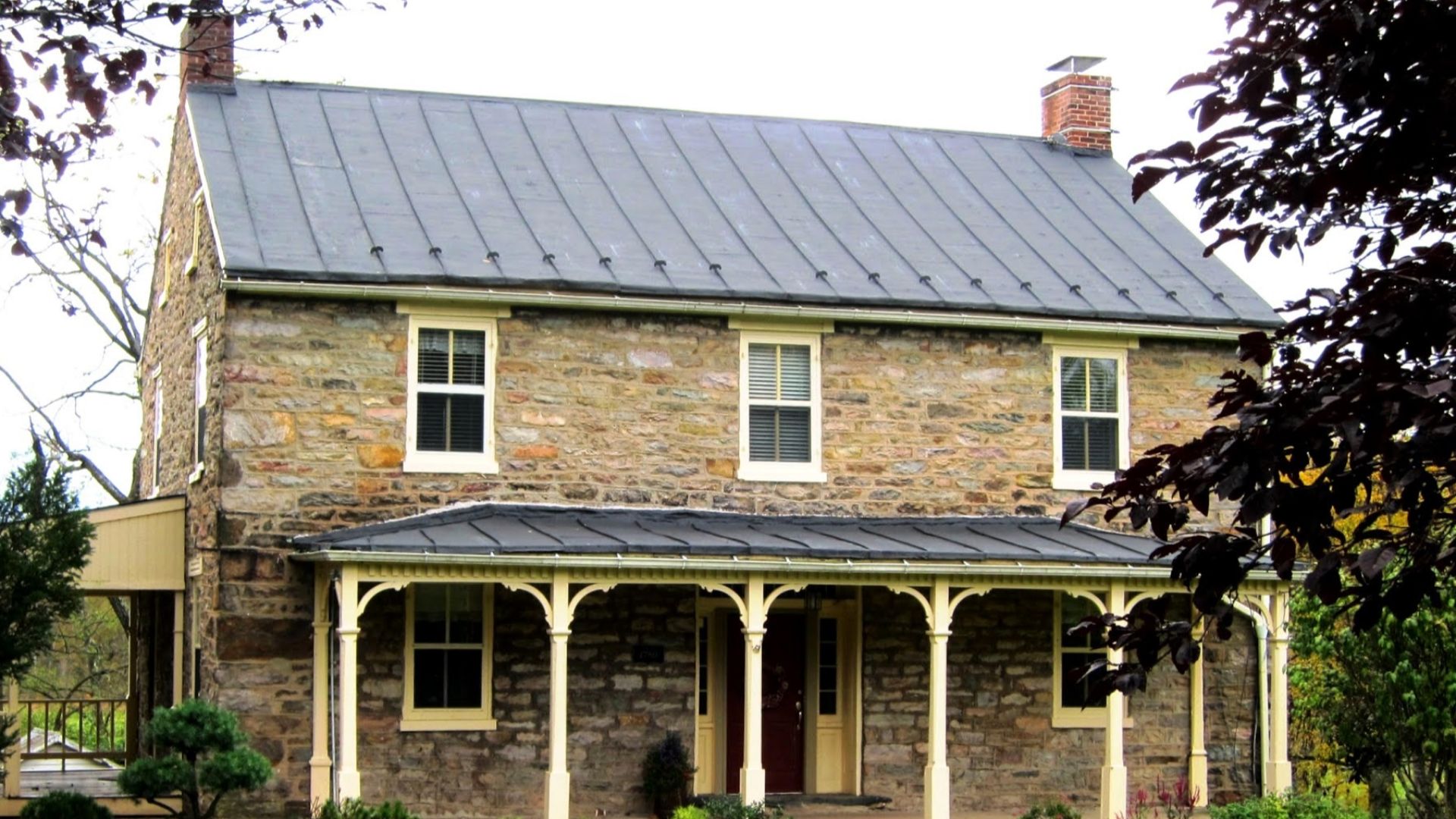 File:18th Century Farm House - panoramio.jpg