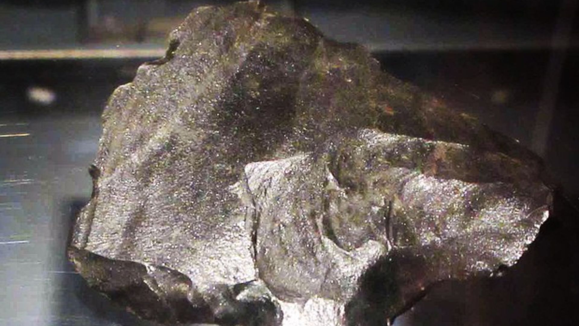 File:Obsidian mata'a (17001943810).jpg