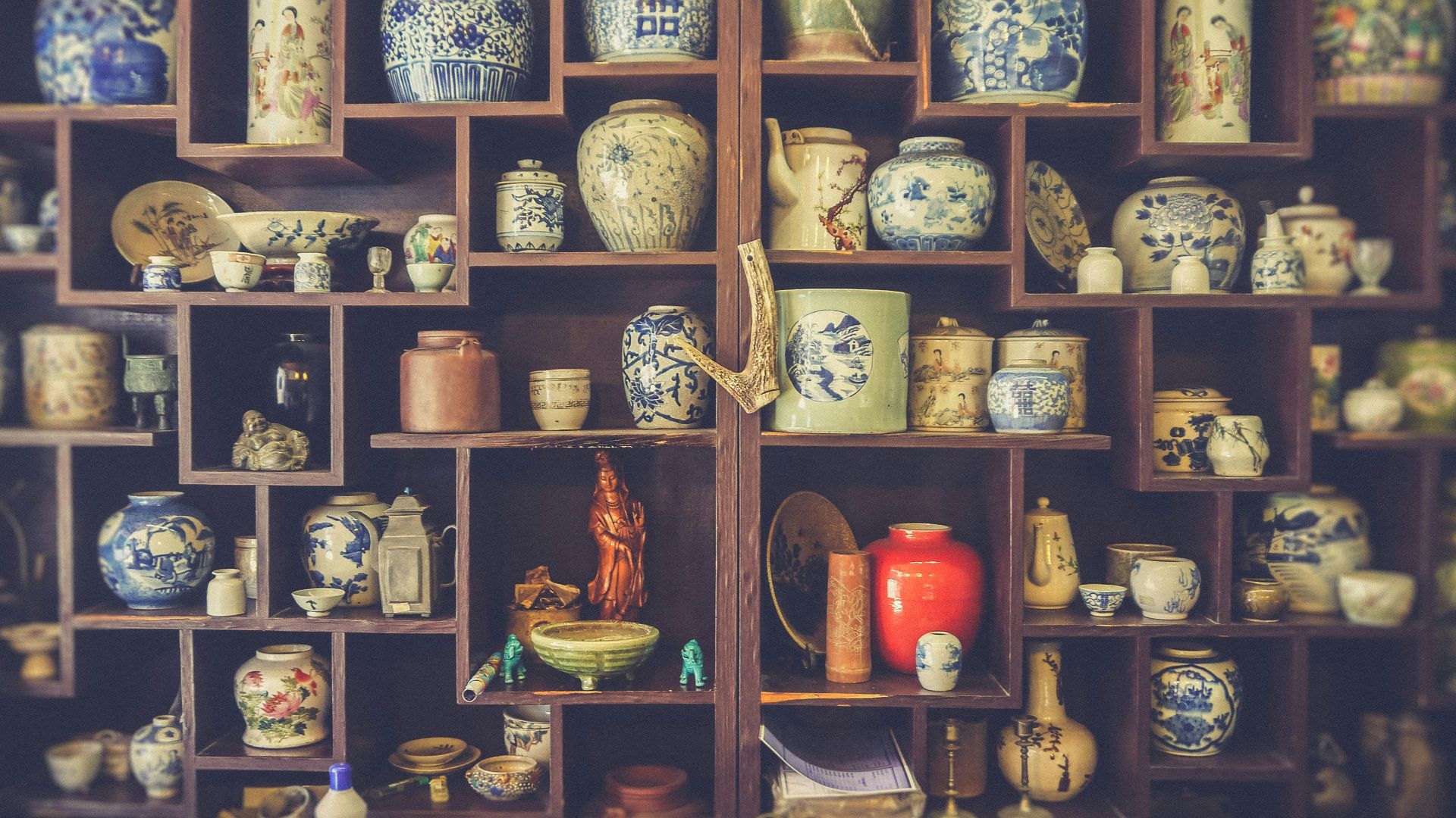 assorted-color jar lot