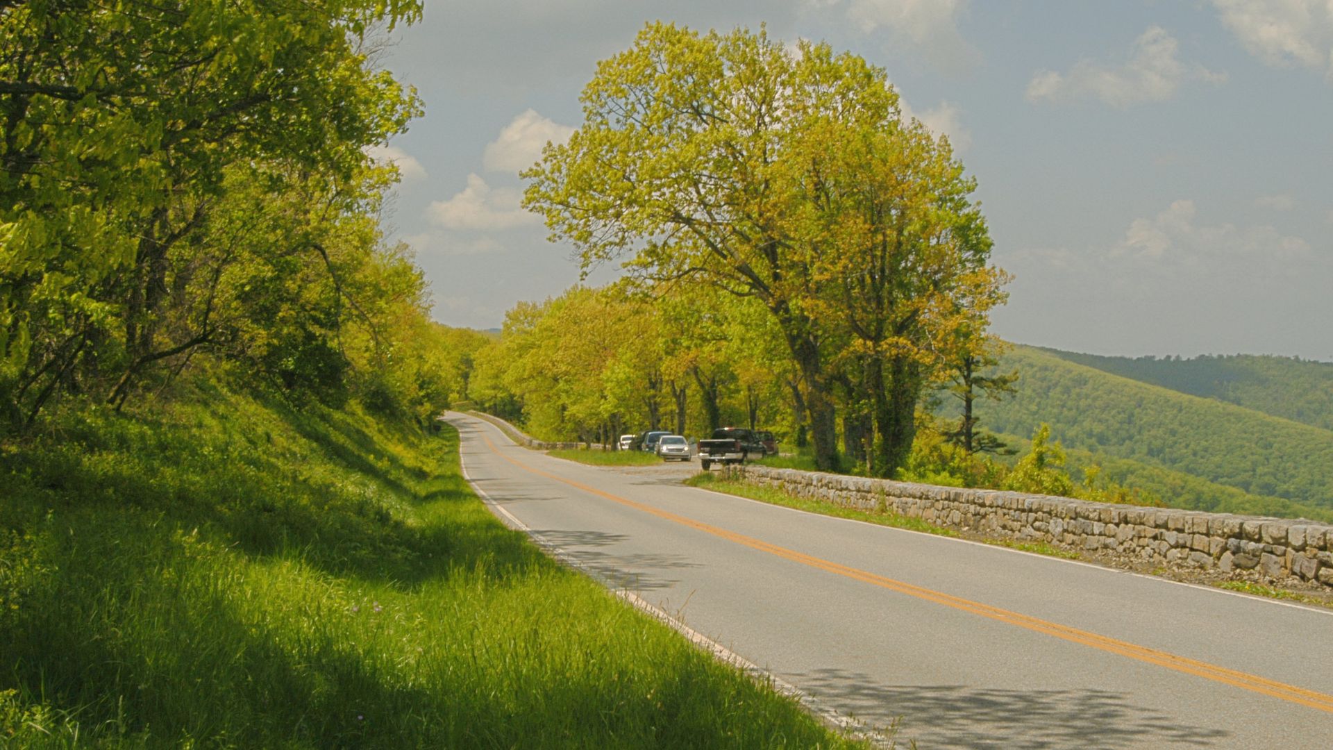 File:Skyline drive 20050521 123518 2.jpg