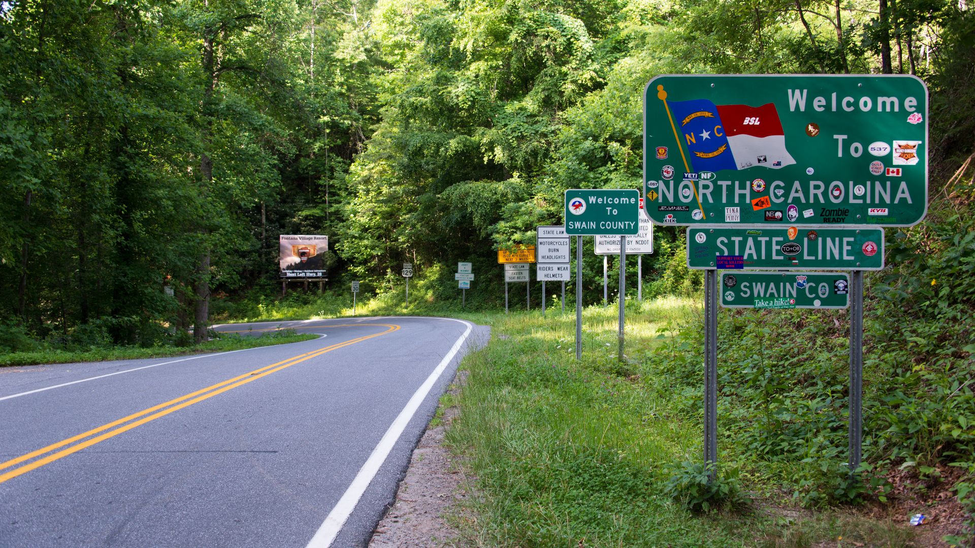 File:Deals Gap-Welcome to NC.jpg