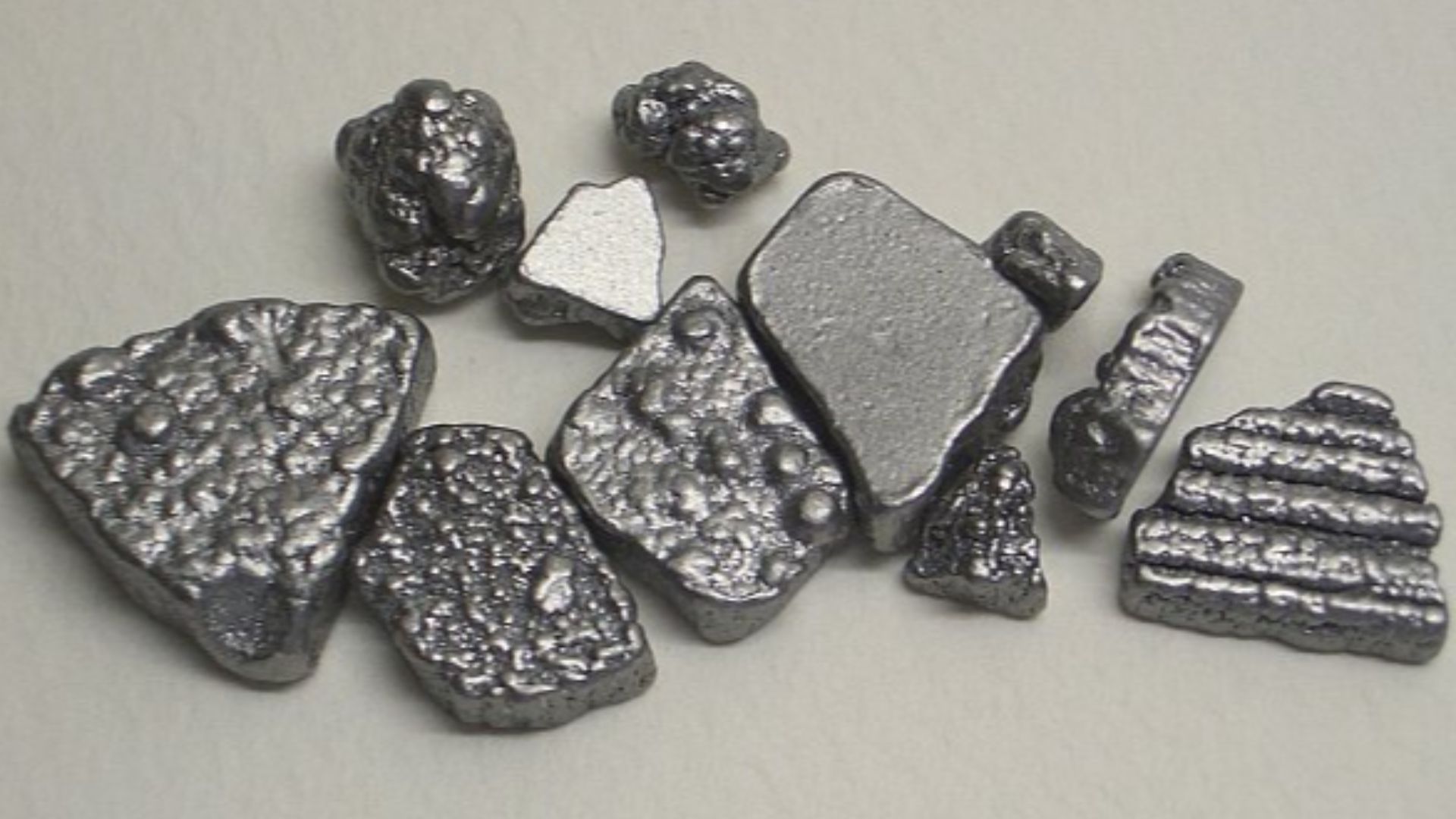 File:Iron element.jpg