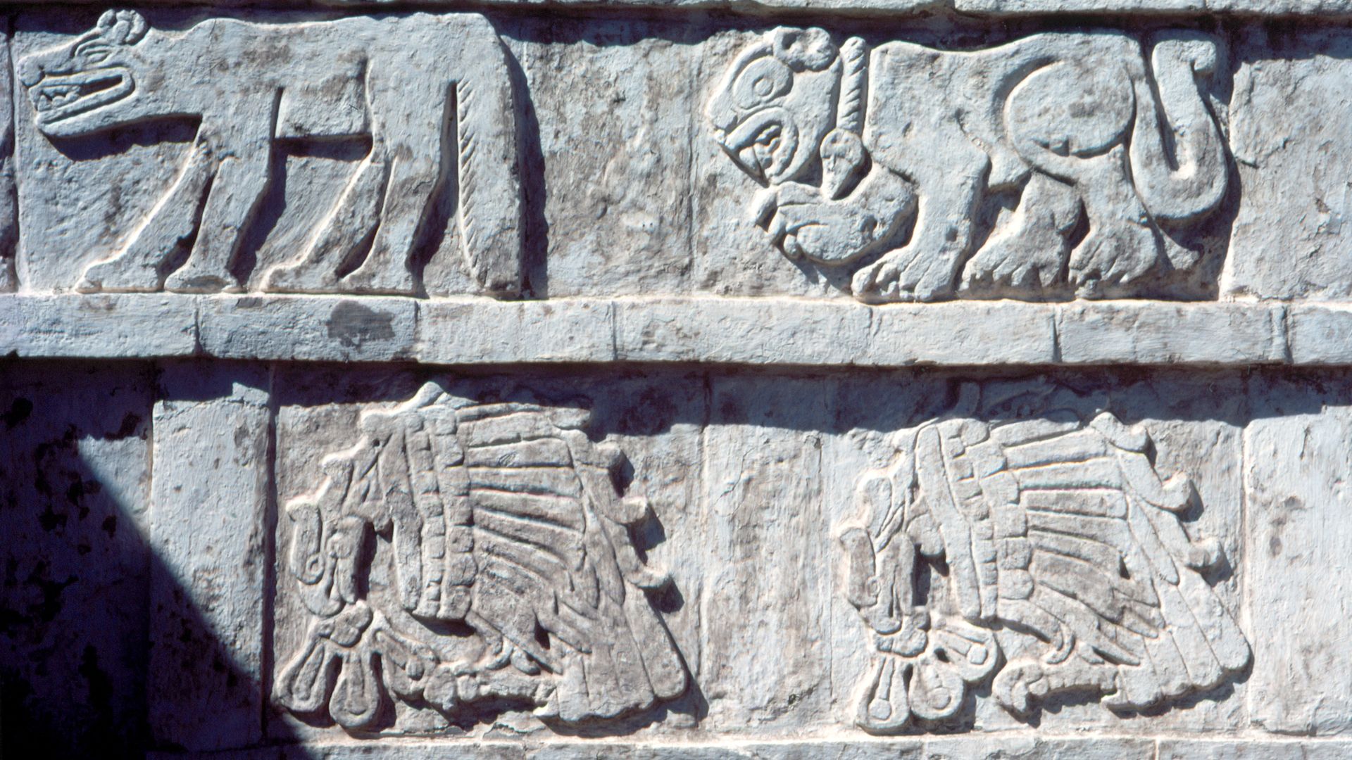File:Tula Pyramide reliefs.jpg